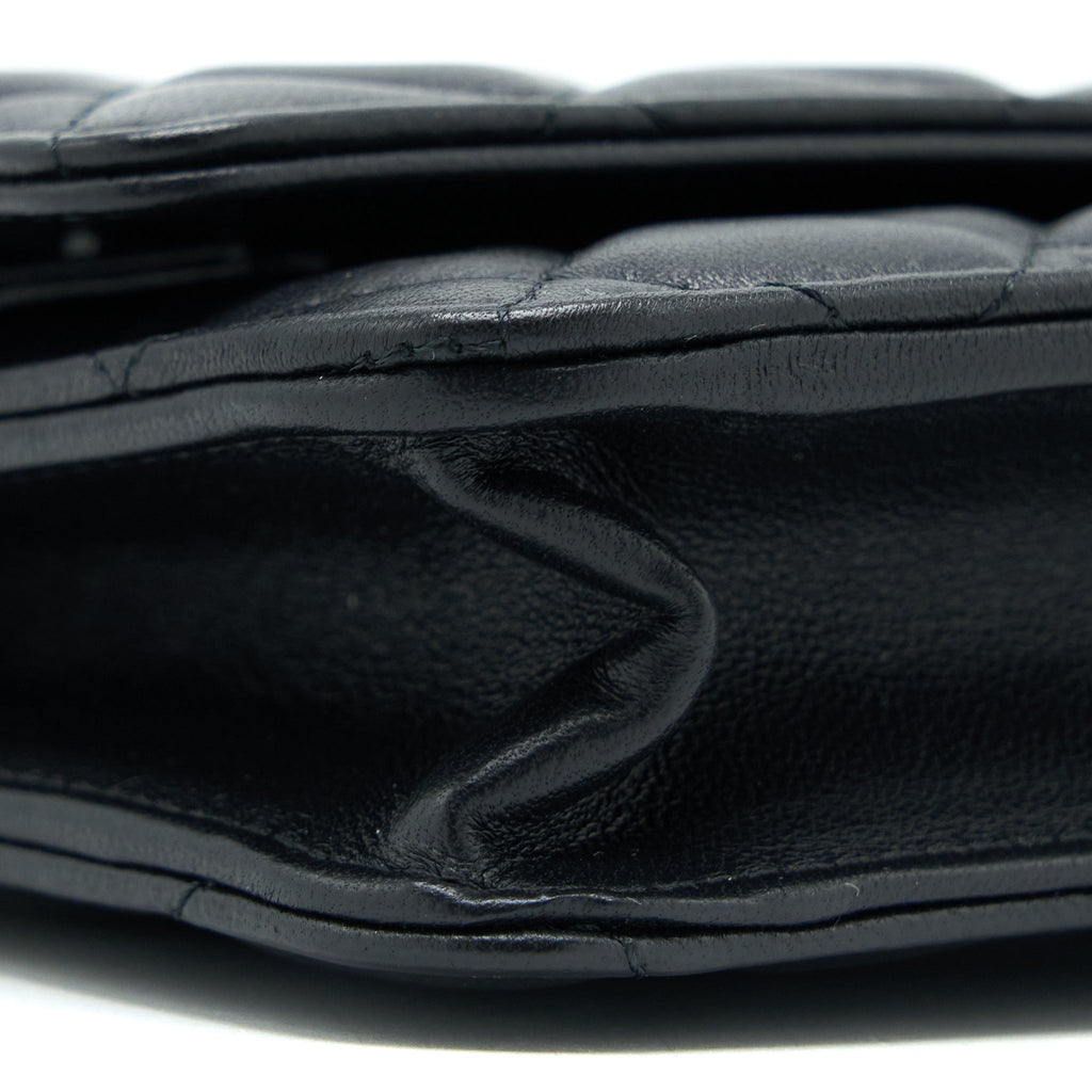 chanel-pearl-crush-wallet-on-chain-lambskin-black-ghw-microchip-7