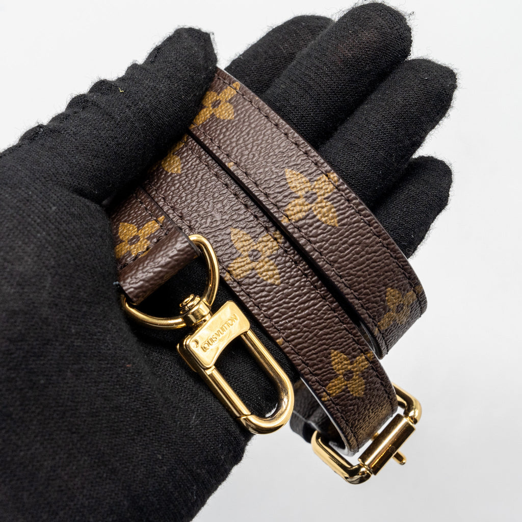 louis-vuitton-pochette-metis-monogram-canvas-ghw-25