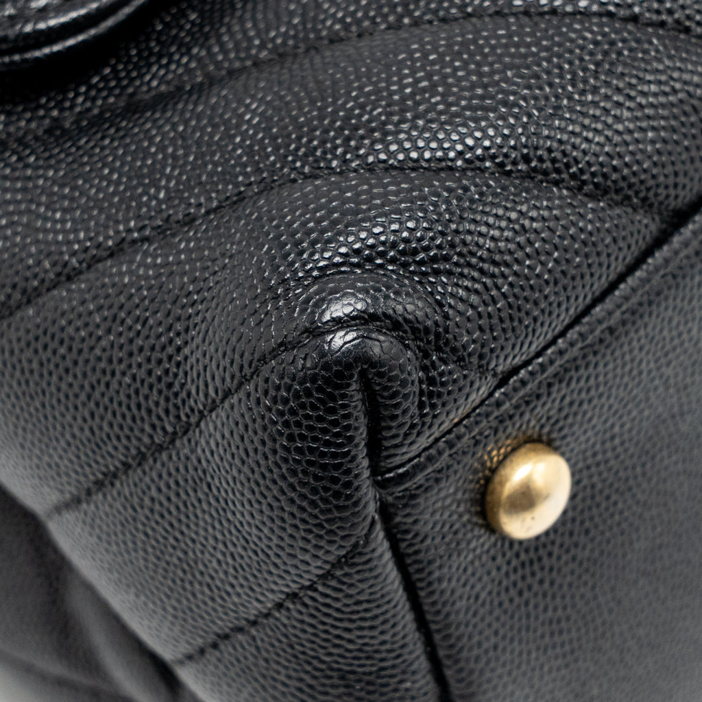 chanel-medium-chevron-coco-handle-caviar-black-ghw