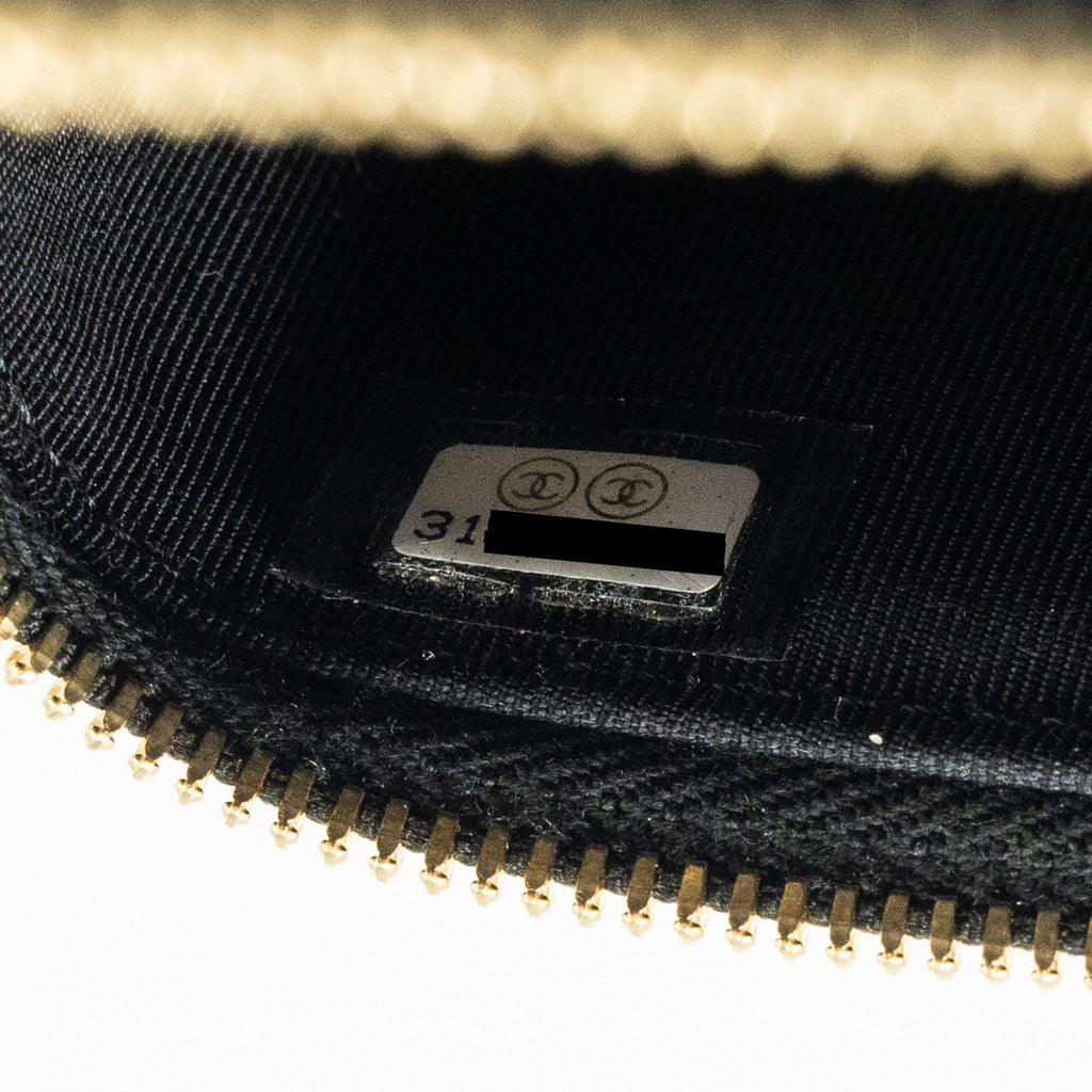 chanel-small-vanity-clutch-with-chain-cc-pearl-caviar-black-lghw-1