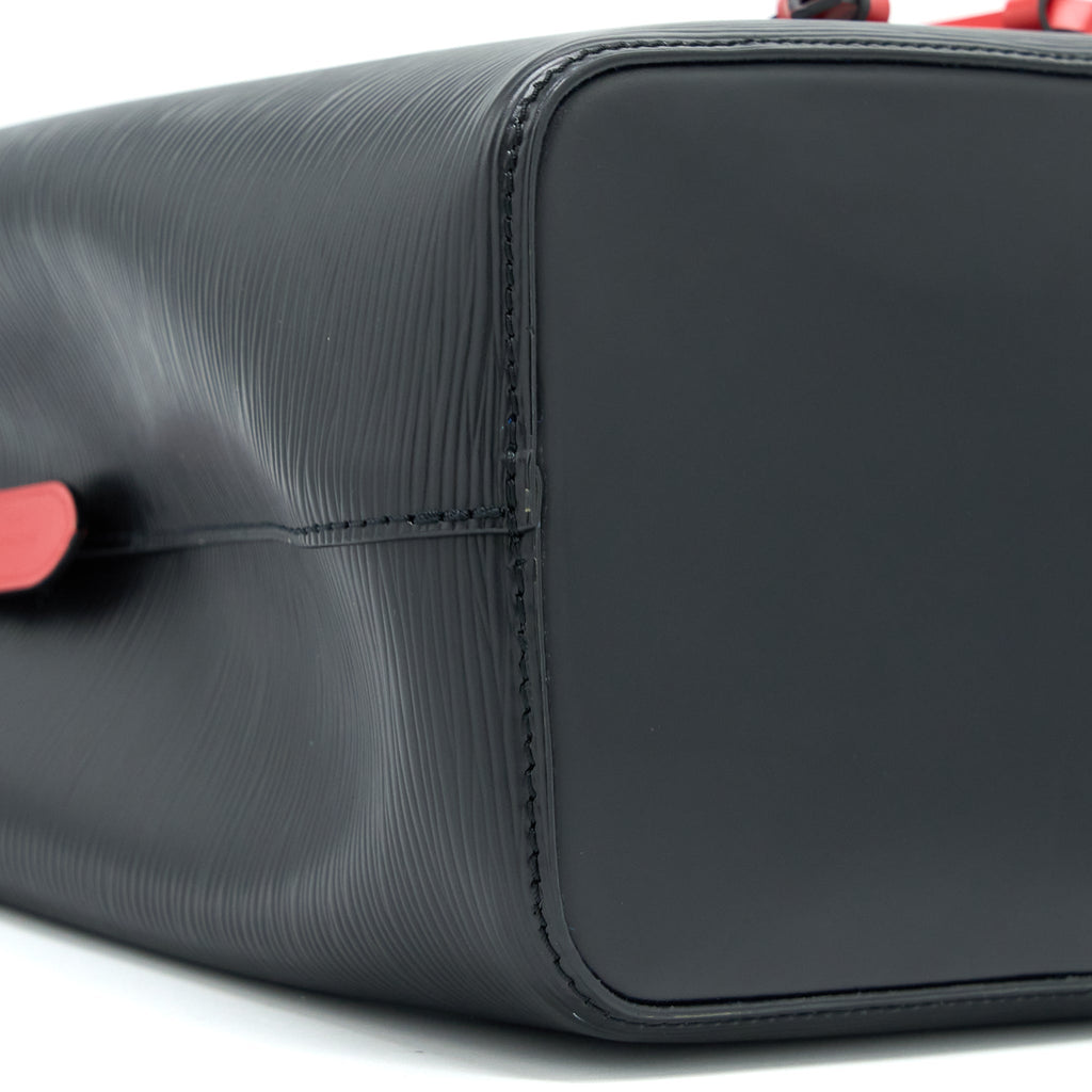 louis-vuitton-neonoe-bb-epi-black-safran-shw