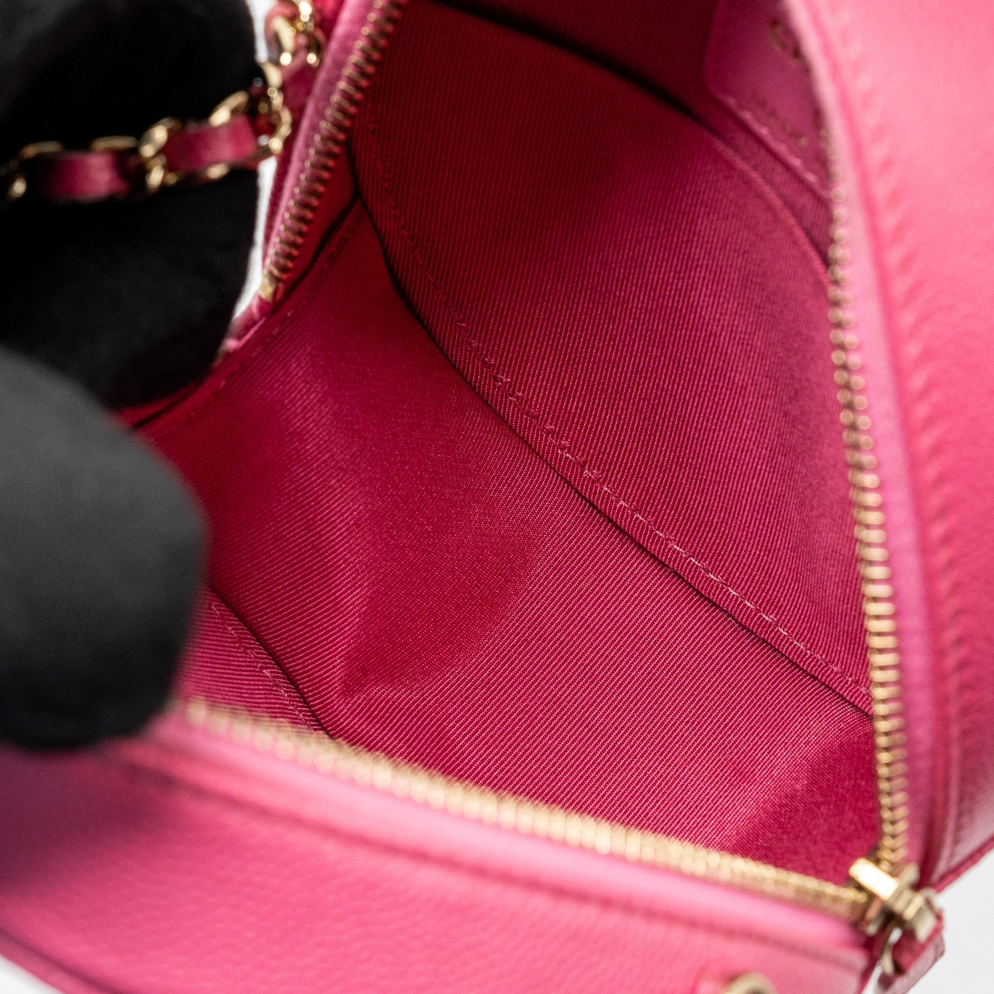 chanel-round-vanity-with-chain-caviar-pink-lghw