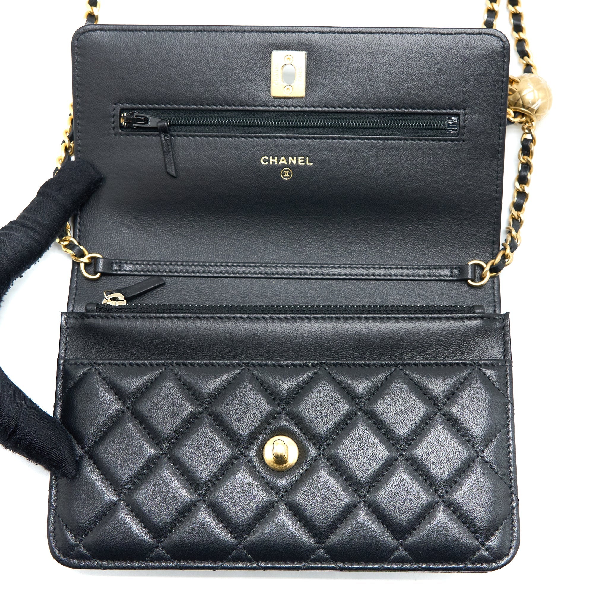 chanel-pearl-crush-wallet-on-chain-lambskin-black-ghw-microchip-7