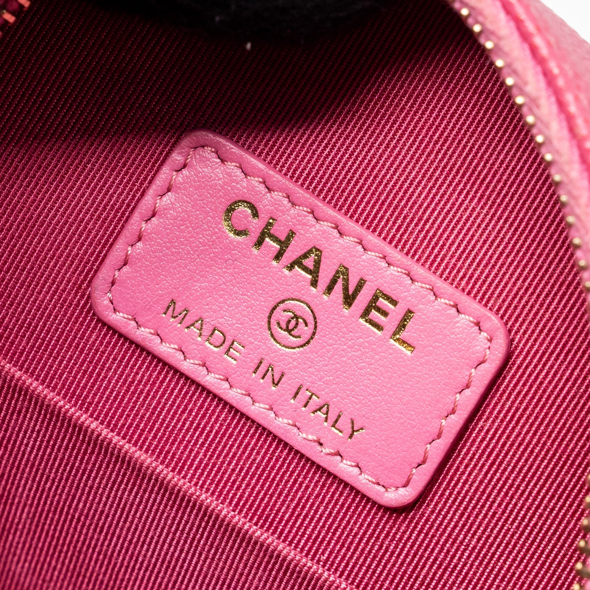 chanel-round-vanity-with-chain-caviar-pink-lghw