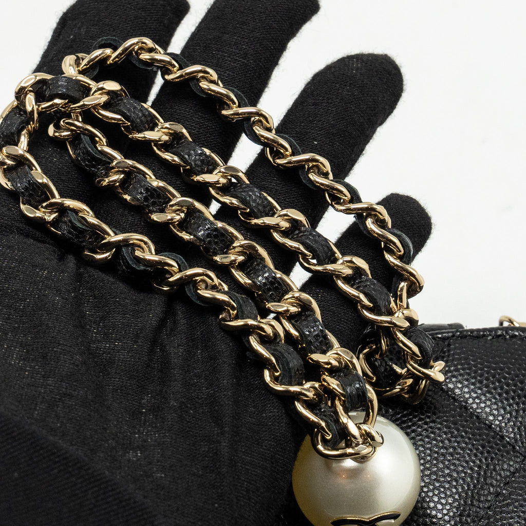 chanel-small-vanity-clutch-with-chain-cc-pearl-caviar-black-lghw-1
