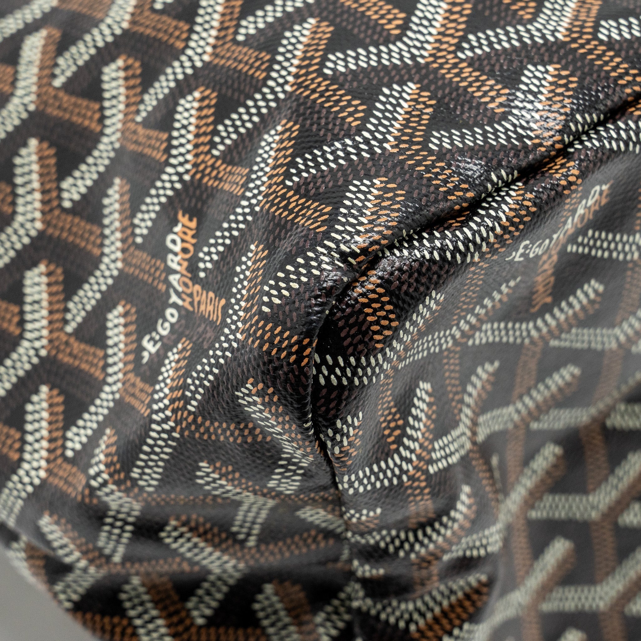 goyard-boheme-hobo-bag-goyardine-canvas-calfskin-black-shw-copy