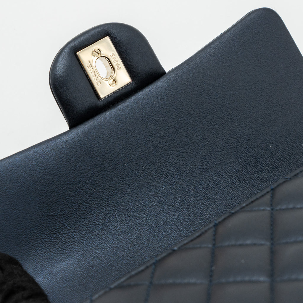 chanel-22a-top-handle-mini-rectangular-flap-bag-lambskin-dark-blue-lghwmicrochip