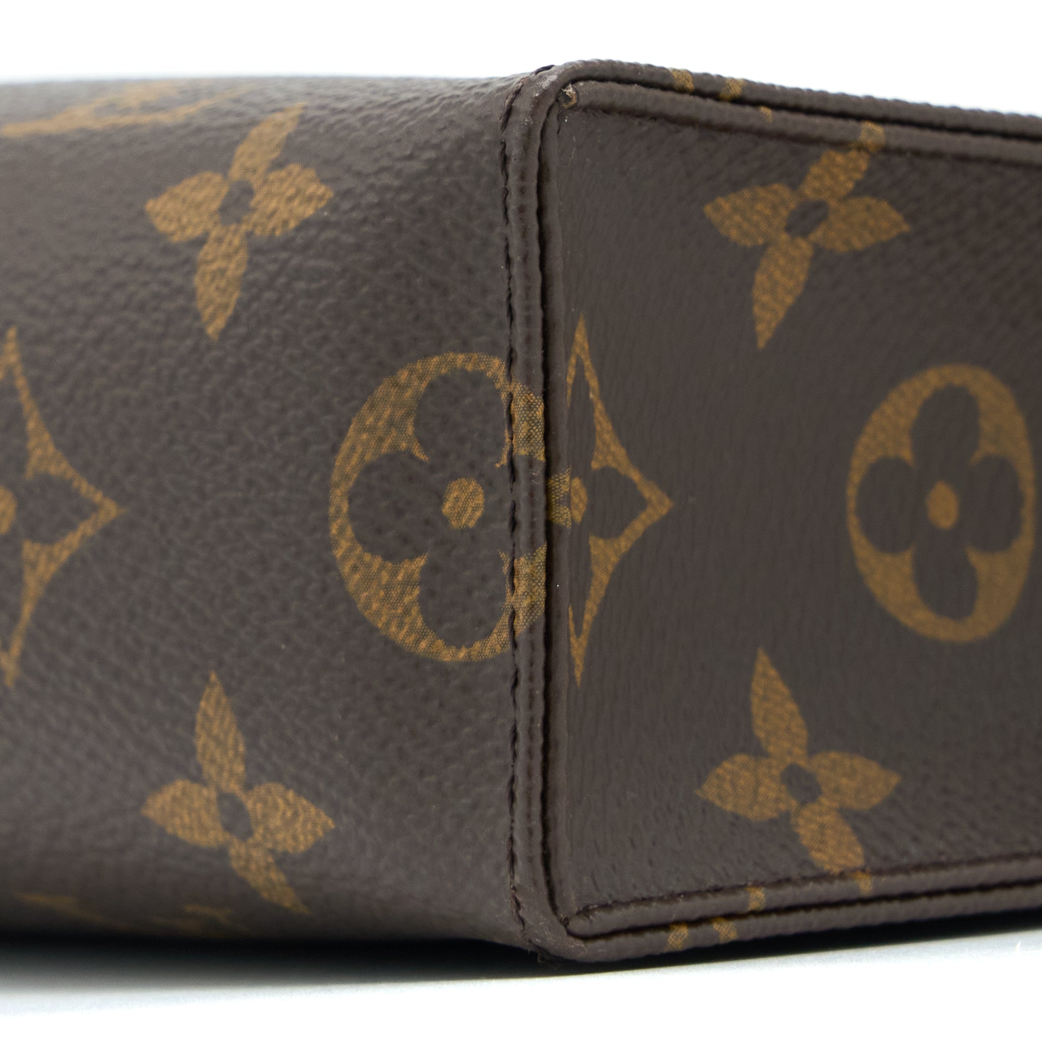 louis-vuitton-toiletry-pochette-26-monogram-canvas-ghw-2