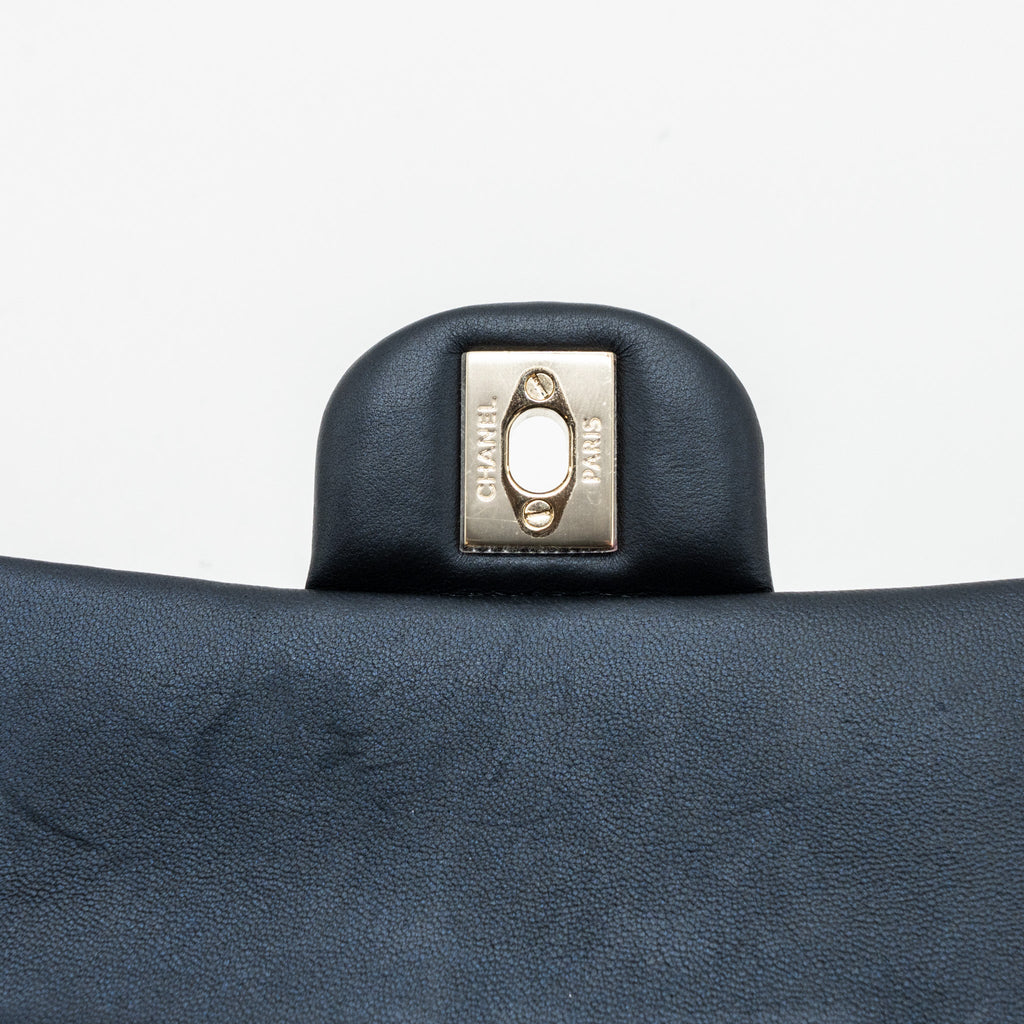 chanel-22a-top-handle-mini-rectangular-flap-bag-lambskin-dark-blue-lghwmicrochip