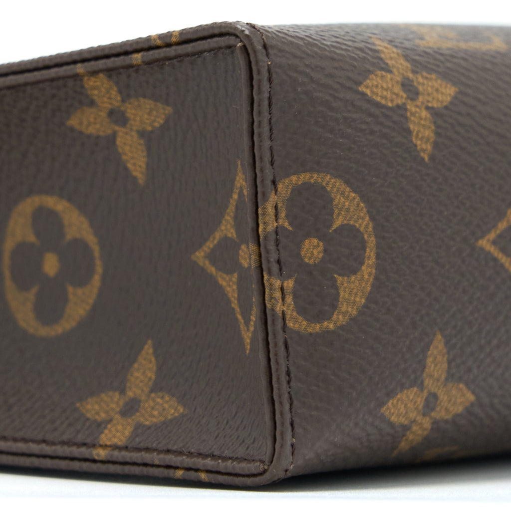 louis-vuitton-toiletry-pochette-26-monogram-canvas-ghw-2
