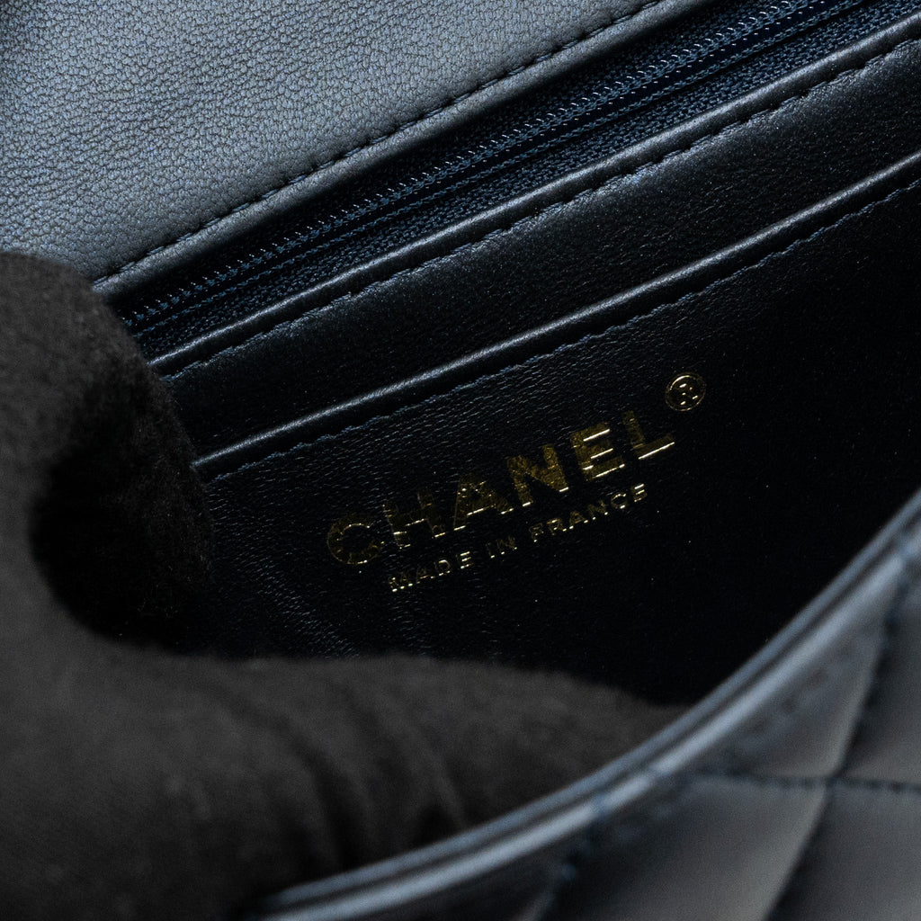 chanel-22a-top-handle-mini-rectangular-flap-bag-lambskin-dark-blue-lghwmicrochip