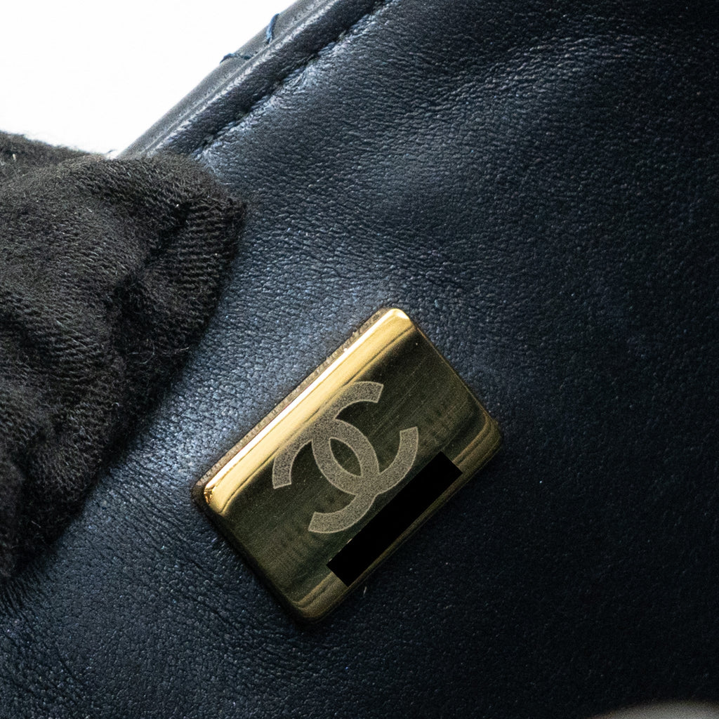 chanel-22a-top-handle-mini-rectangular-flap-bag-lambskin-dark-blue-lghwmicrochip