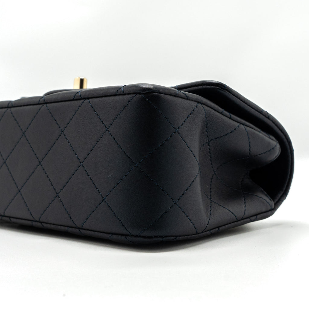 chanel-22a-top-handle-mini-rectangular-flap-bag-lambskin-dark-blue-lghwmicrochip