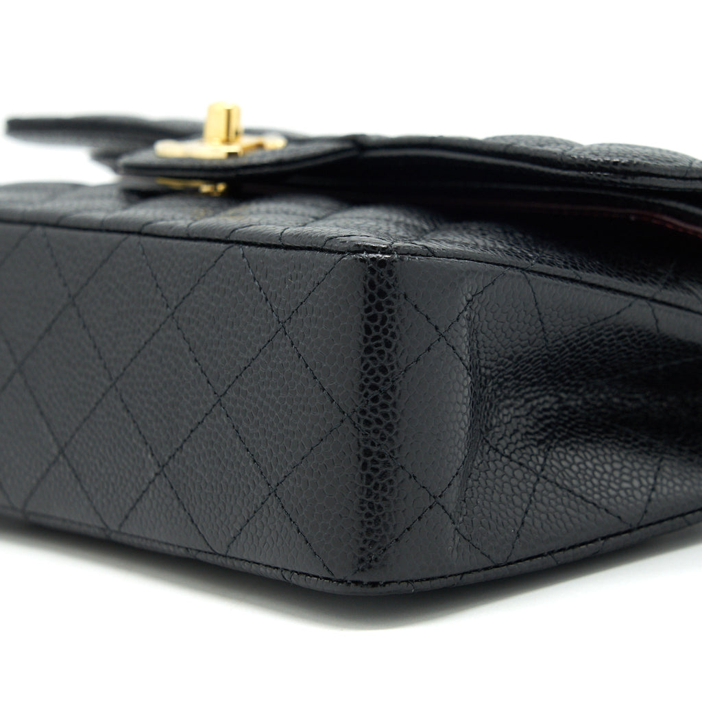 chanel-22c-caviar-small-classic-double-flap-bag-black-ghw