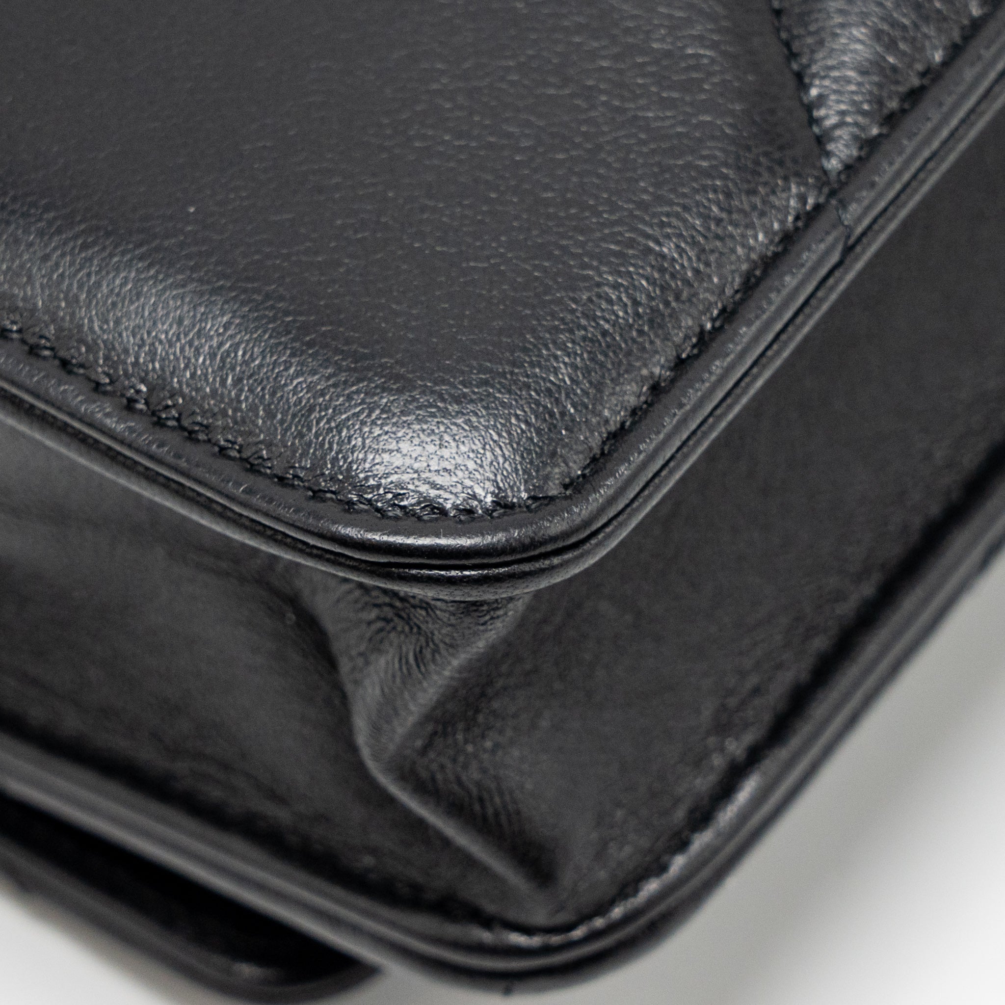chanel-19-wallet-on-chain-lambskin-black-multicolour-hardware-2