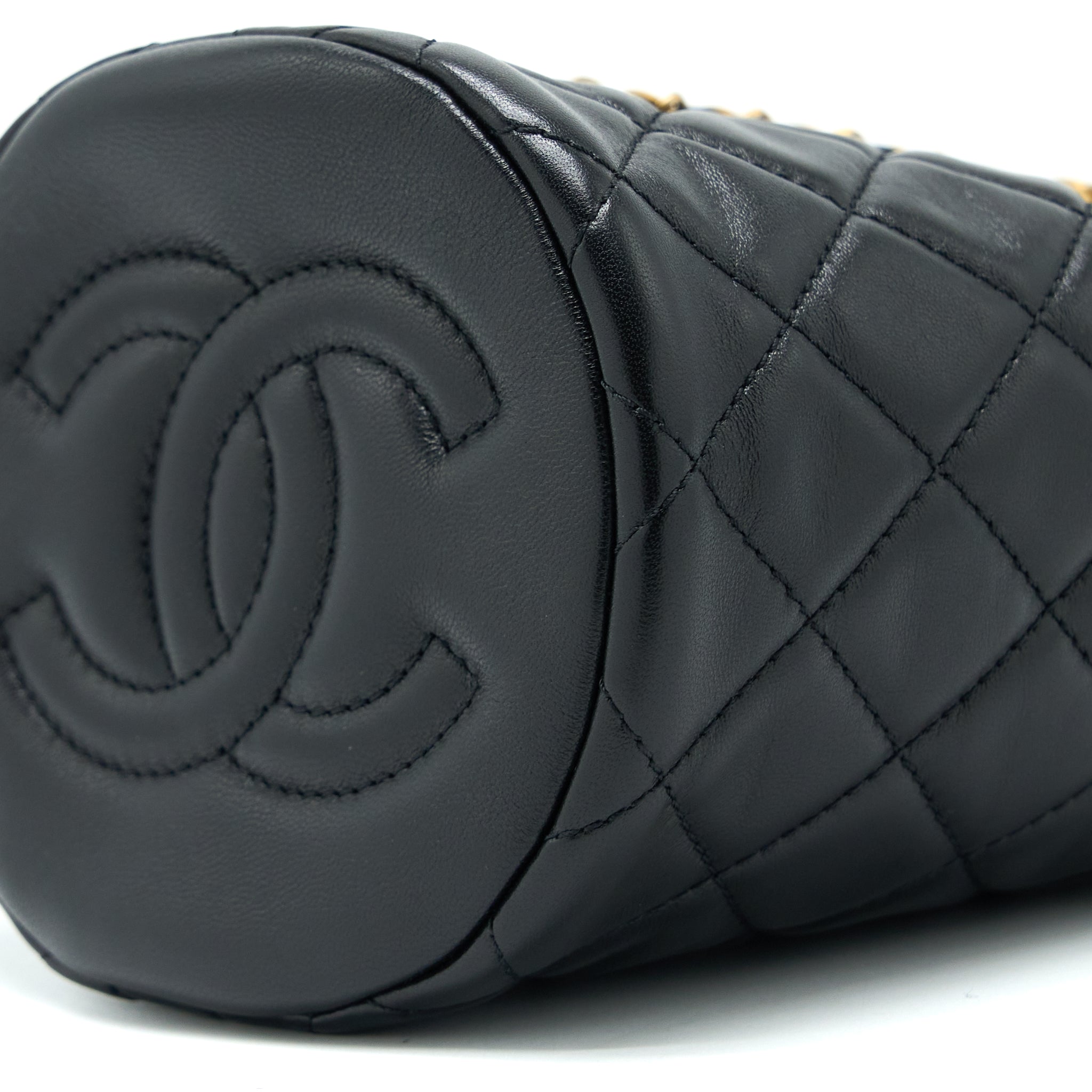 chanel-22s-pearl-crush-bucket-bag-lambskin-black-brushed-ghw-microchip-copy-copy