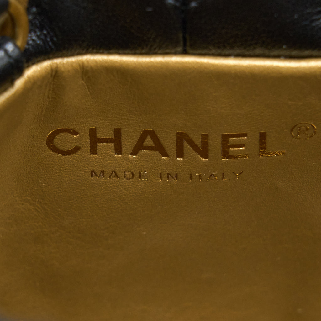 chanel-22s-pearl-crush-bucket-bag-lambskin-black-brushed-ghw-microchip-copy-copy