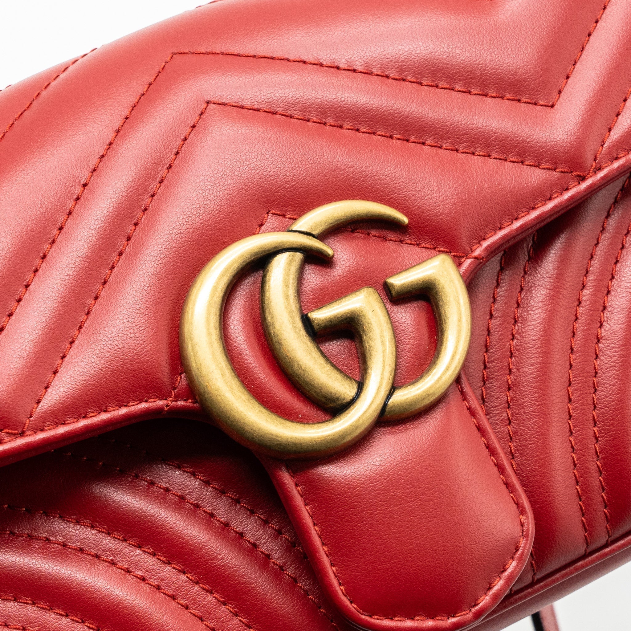 gucci-mini-gg-marmont-matelasse-calfskin-red-ghw