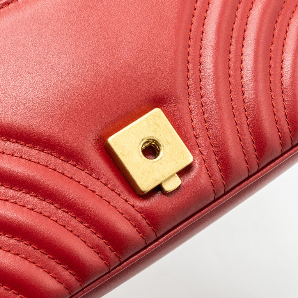 gucci-mini-gg-marmont-matelasse-calfskin-red-ghw