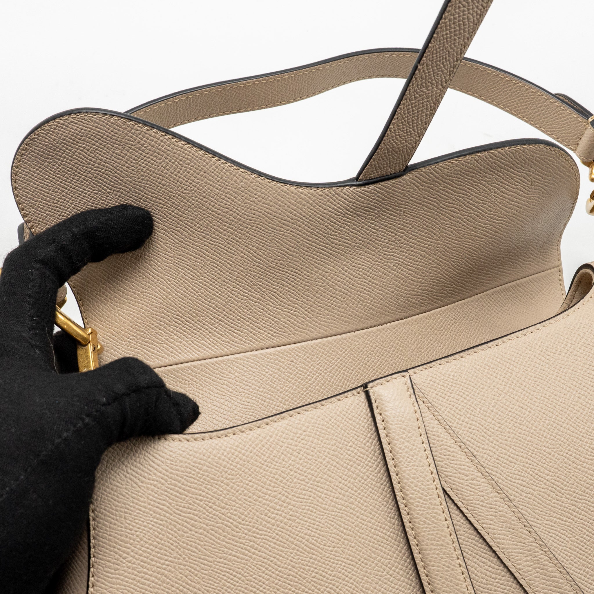 dior-medium-saddle-bag-calfskin-beige-ghw
