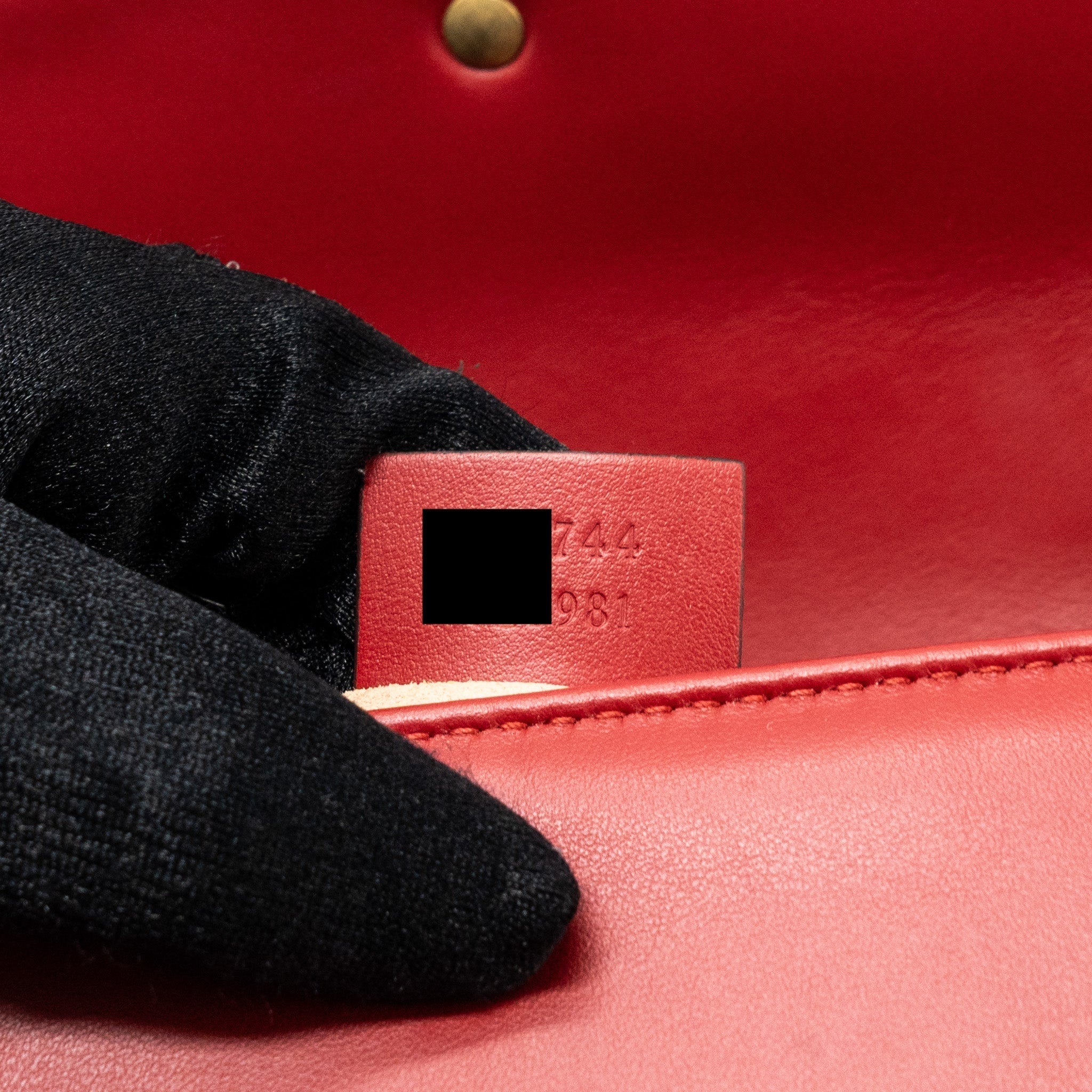 gucci-mini-gg-marmont-matelasse-calfskin-red-ghw