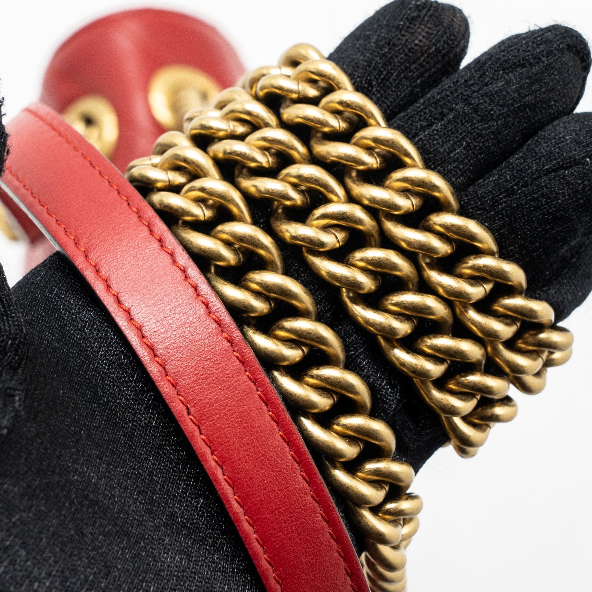 gucci-mini-gg-marmont-matelasse-calfskin-red-ghw