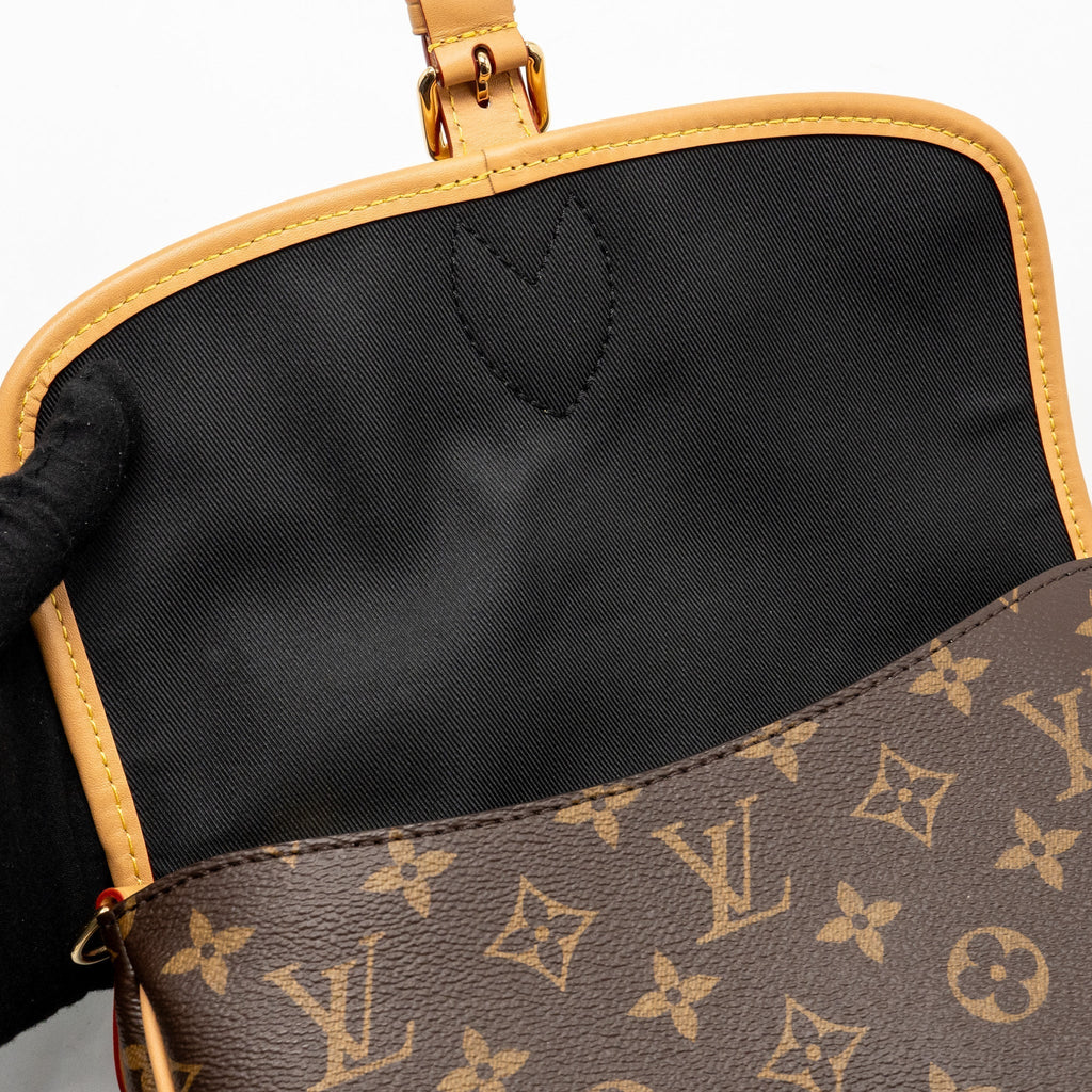 louis-vuitton-diane-bag-monogram-canvas-ghw-1