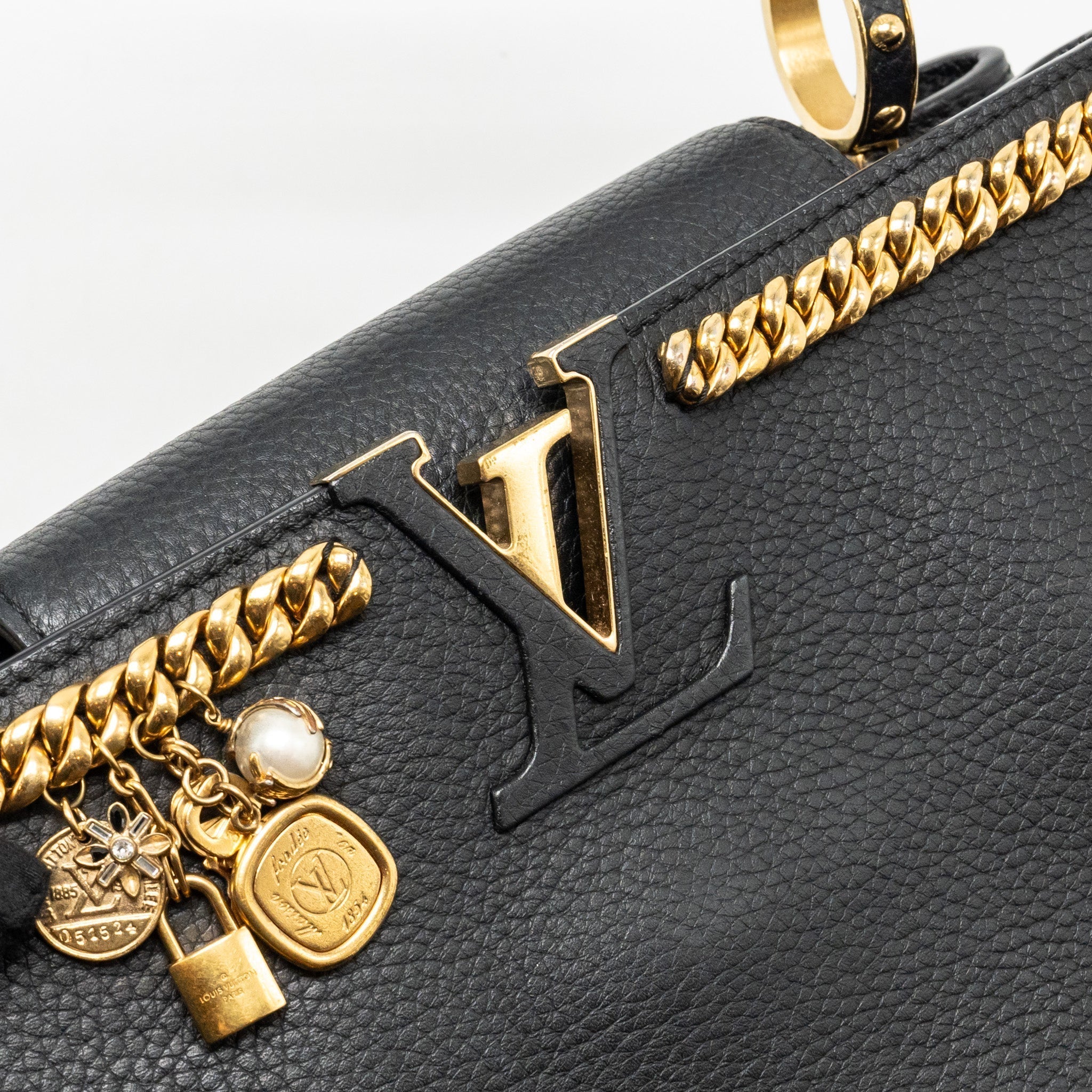 louis-vuitton-capucines-mm-calfskin-black-ghw