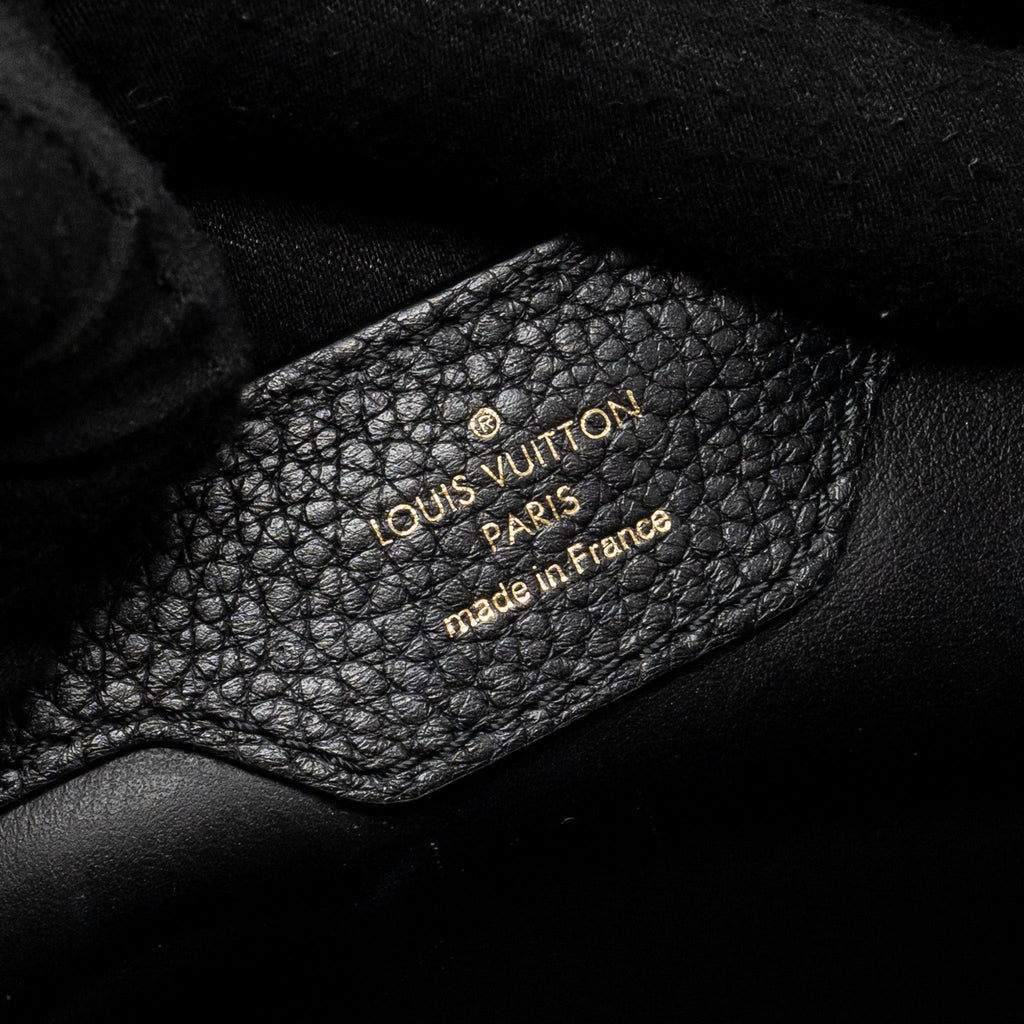 louis-vuitton-capucines-mm-calfskin-black-ghw