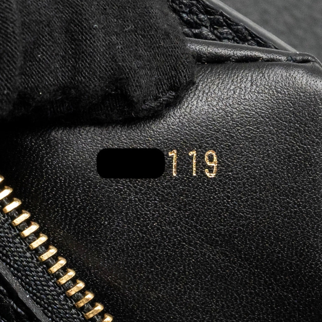 louis-vuitton-capucines-mm-calfskin-black-ghw