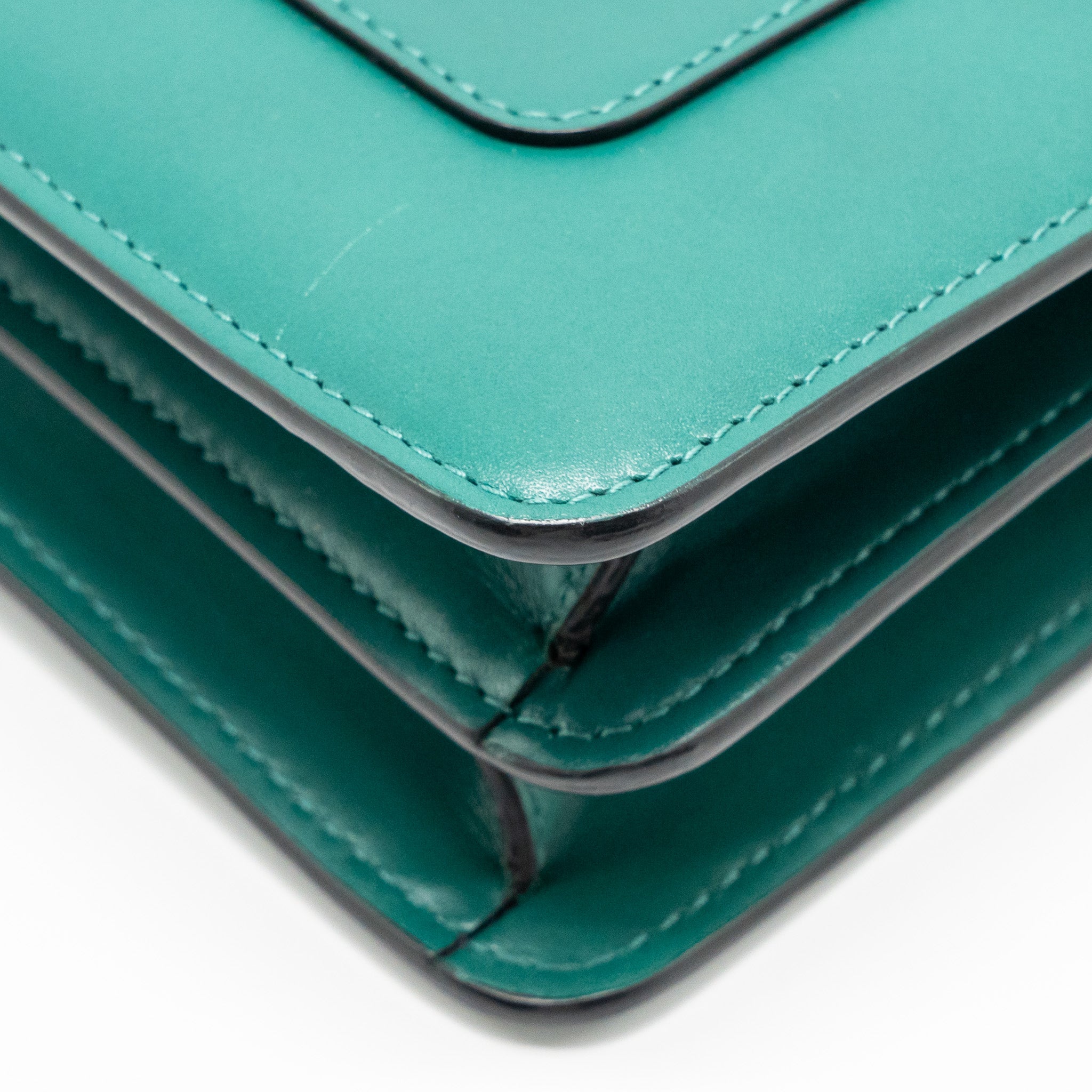 bvlgari-serpenti-forever-shoulder-bag-calfskin-green-lghw-3