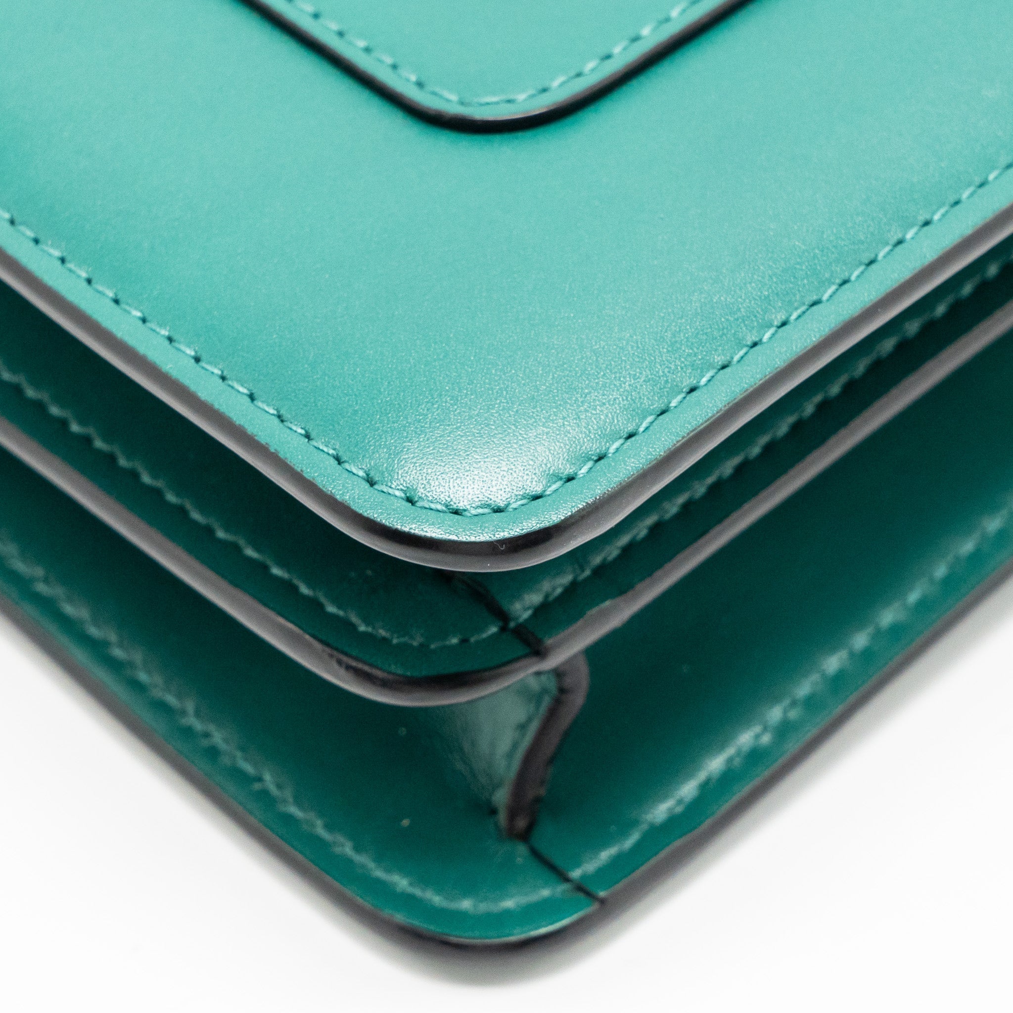 bvlgari-serpenti-forever-shoulder-bag-calfskin-green-lghw-3