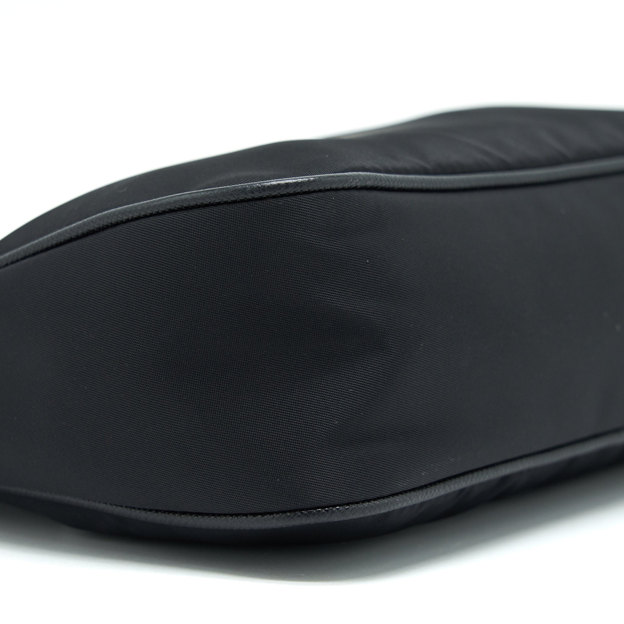 prada-reedition-2005-black-shw