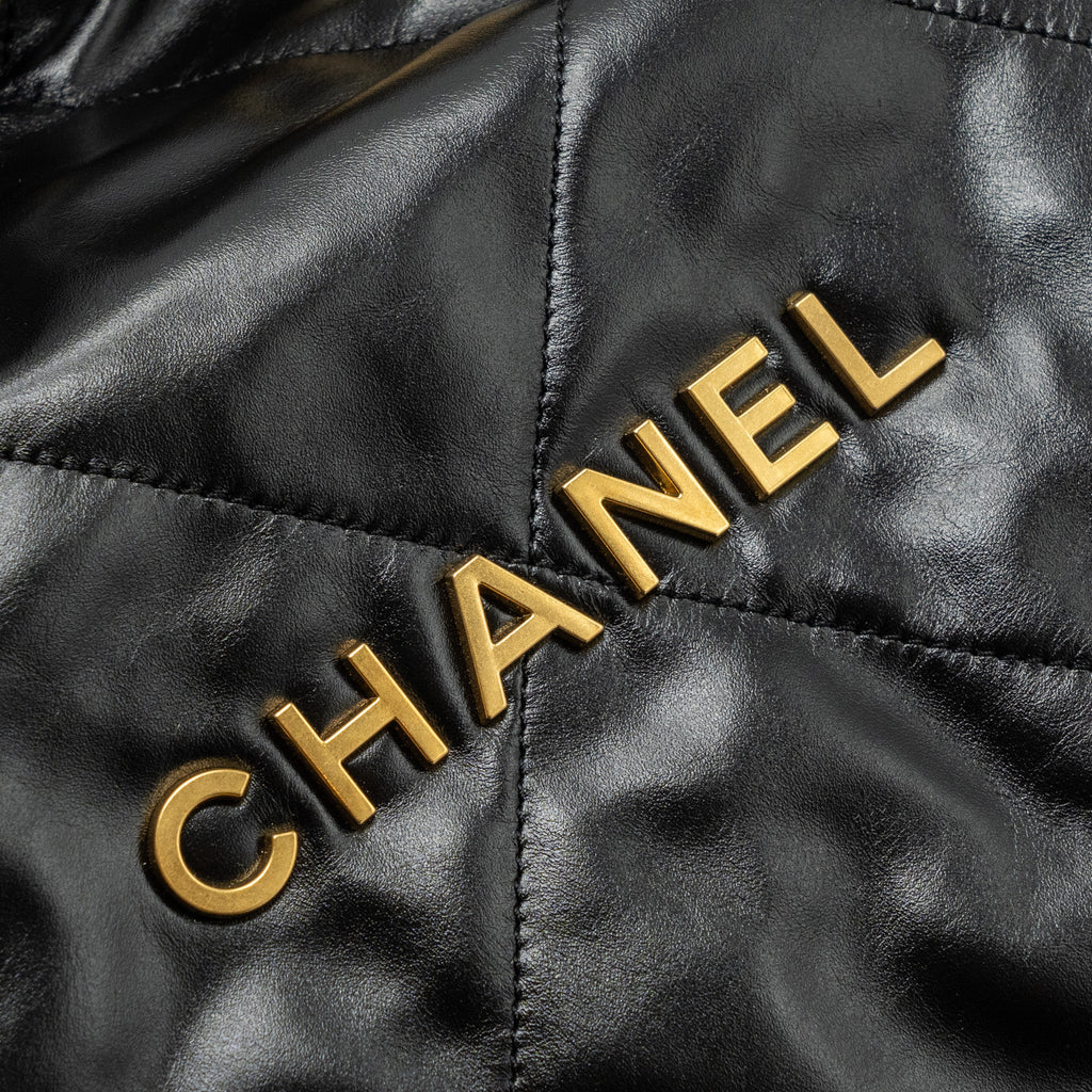 chanel-medium-22-bag-shiny-calfskin-black-ghw-microchip-1