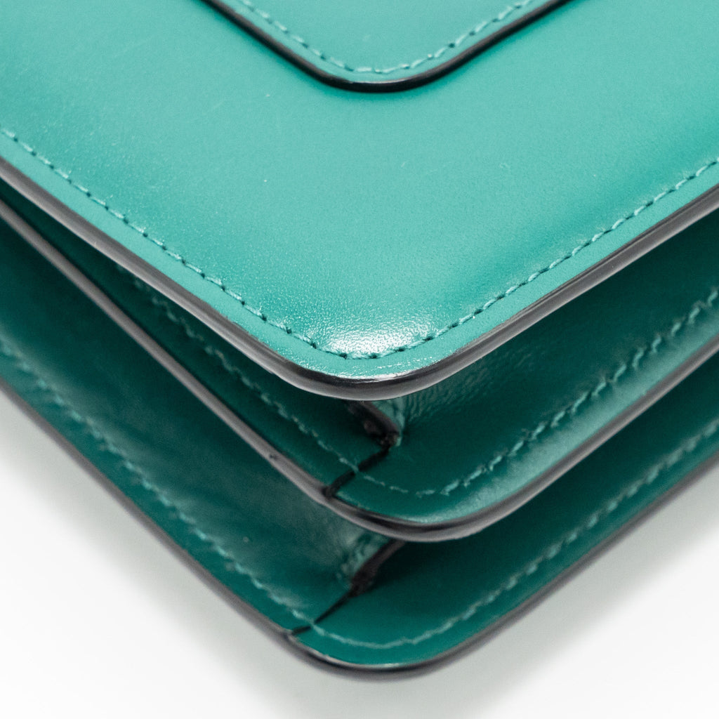 bvlgari-serpenti-forever-shoulder-bag-calfskin-green-lghw-3
