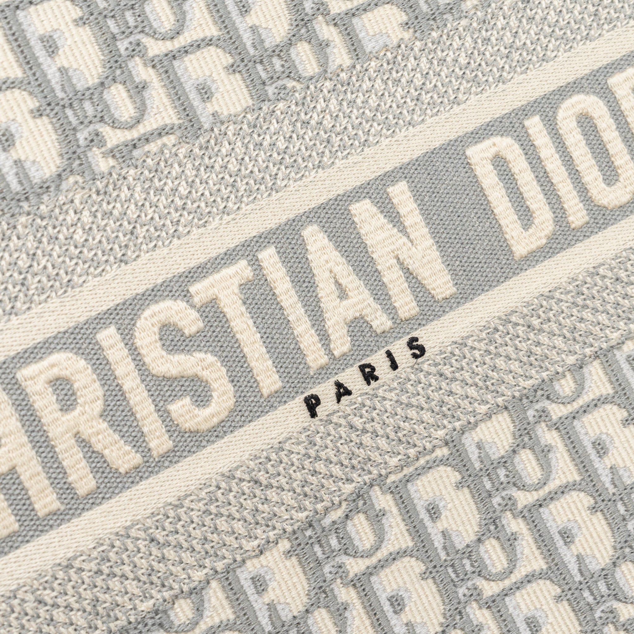 dior-large-book-tote-dior-oblique-embroidery-ecru-grey-1