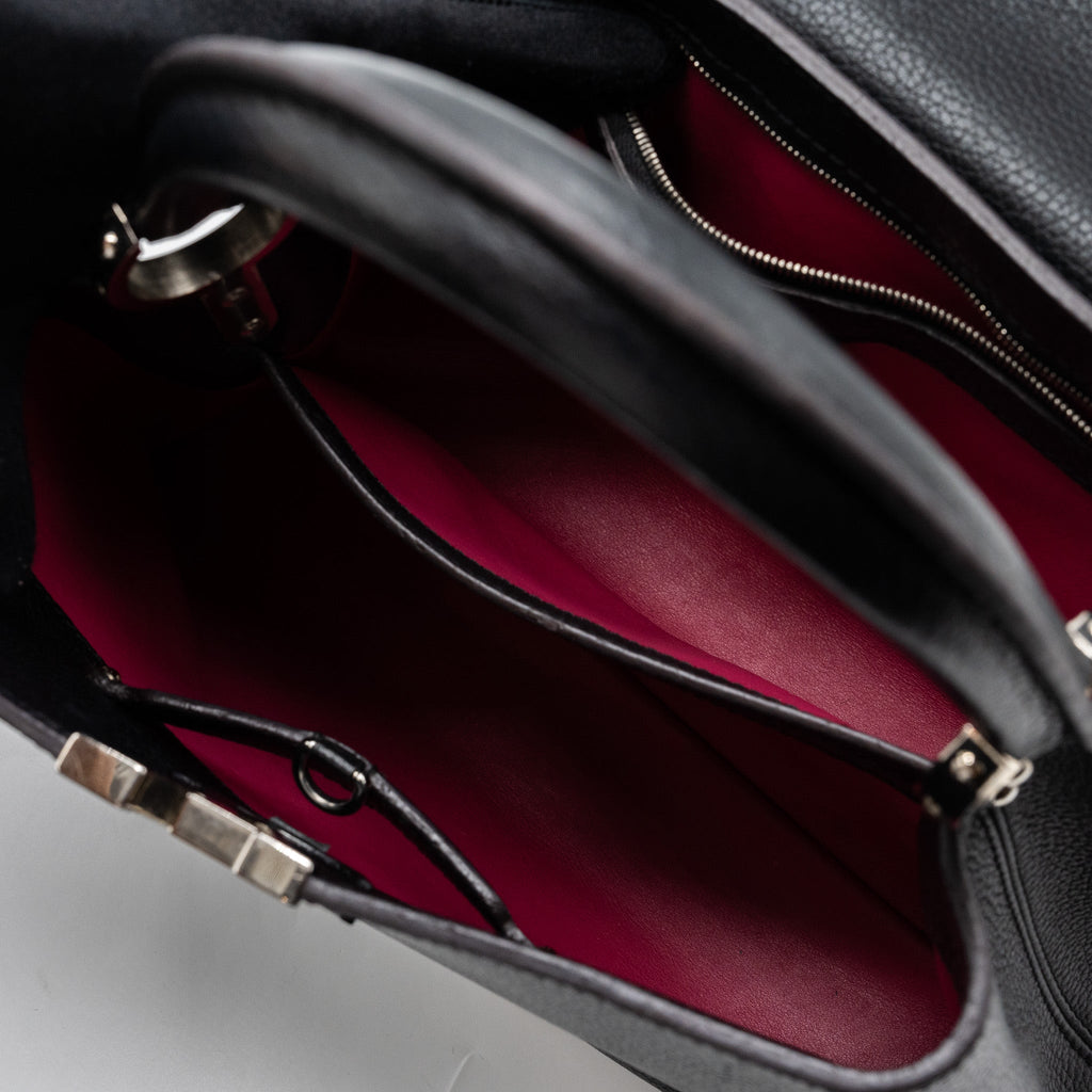 louis-vuitton-capucines-pm-calfskin-black-pink-shw