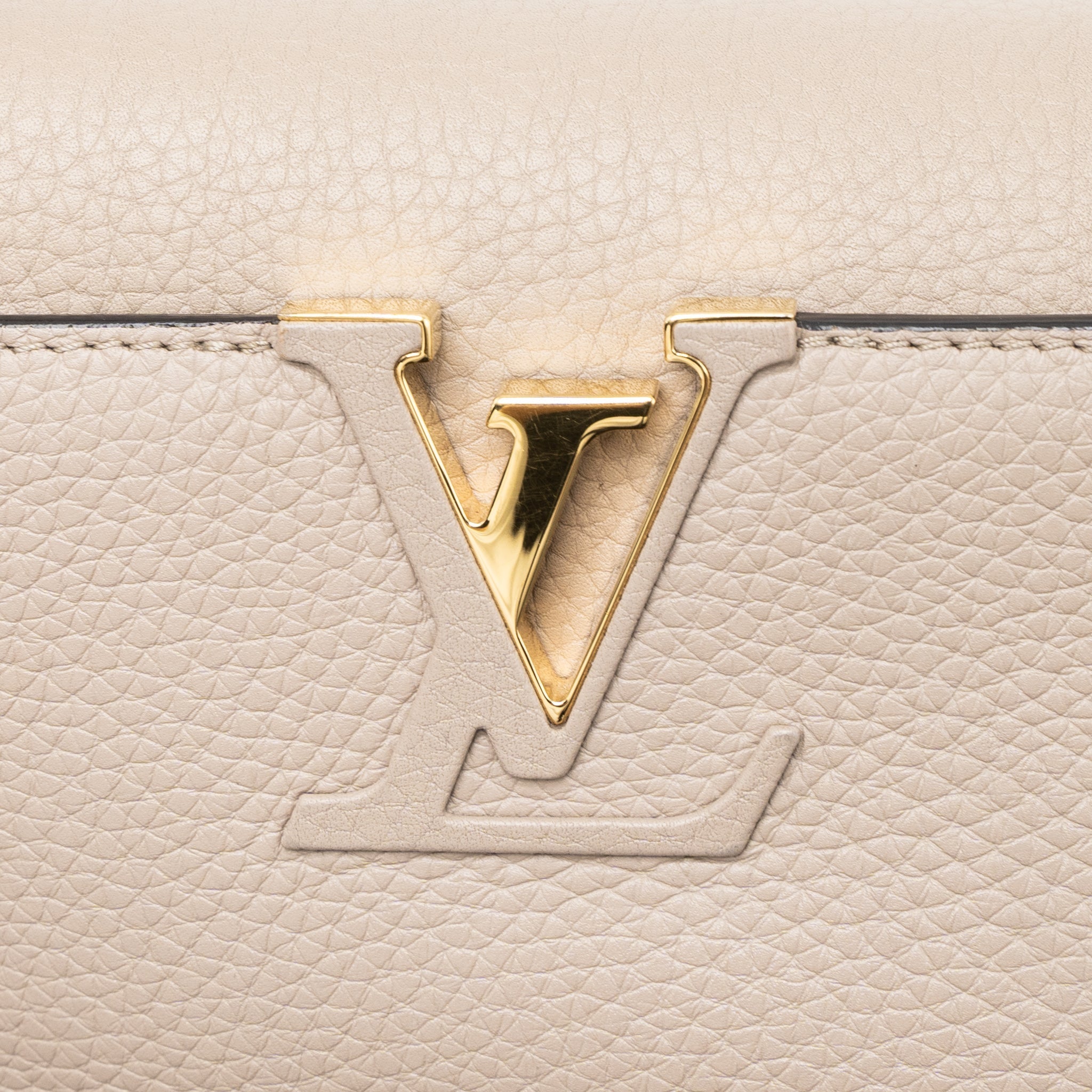 louis-vuitton-capucines-mm-taurillon-light-grey-ghw
