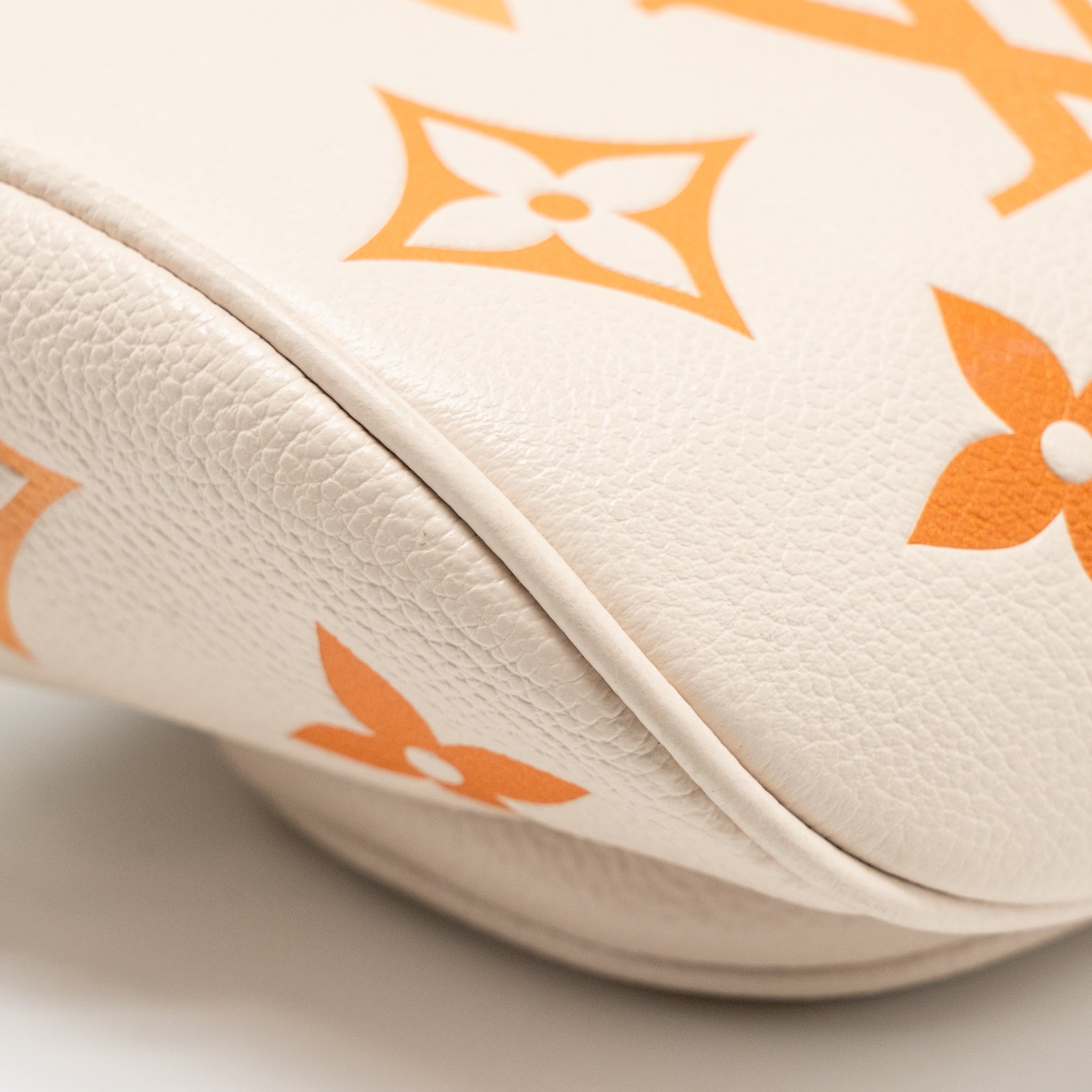 lv-bag-white