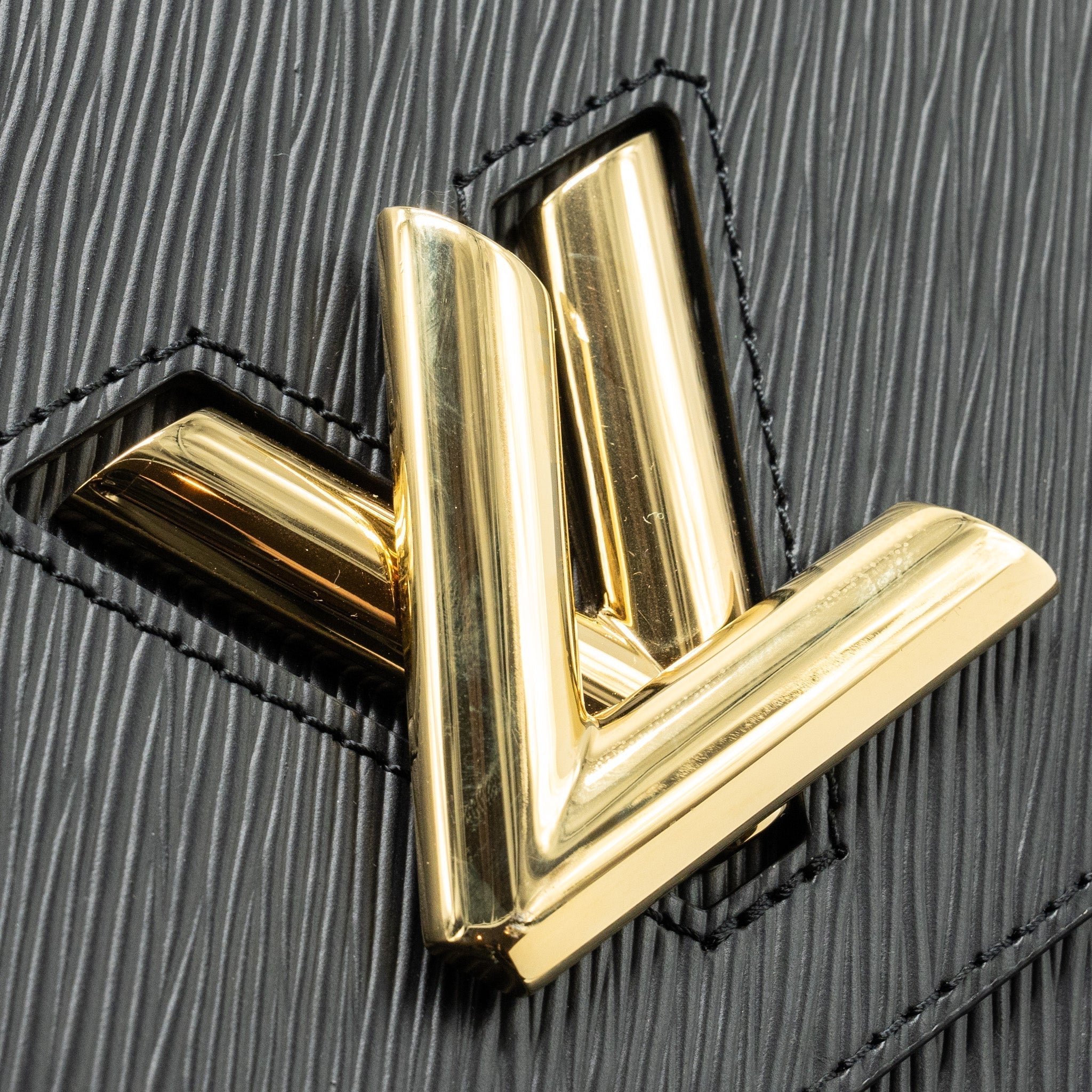 louis-vuitton-twist-twist-mm-epi-leather-black-ghw