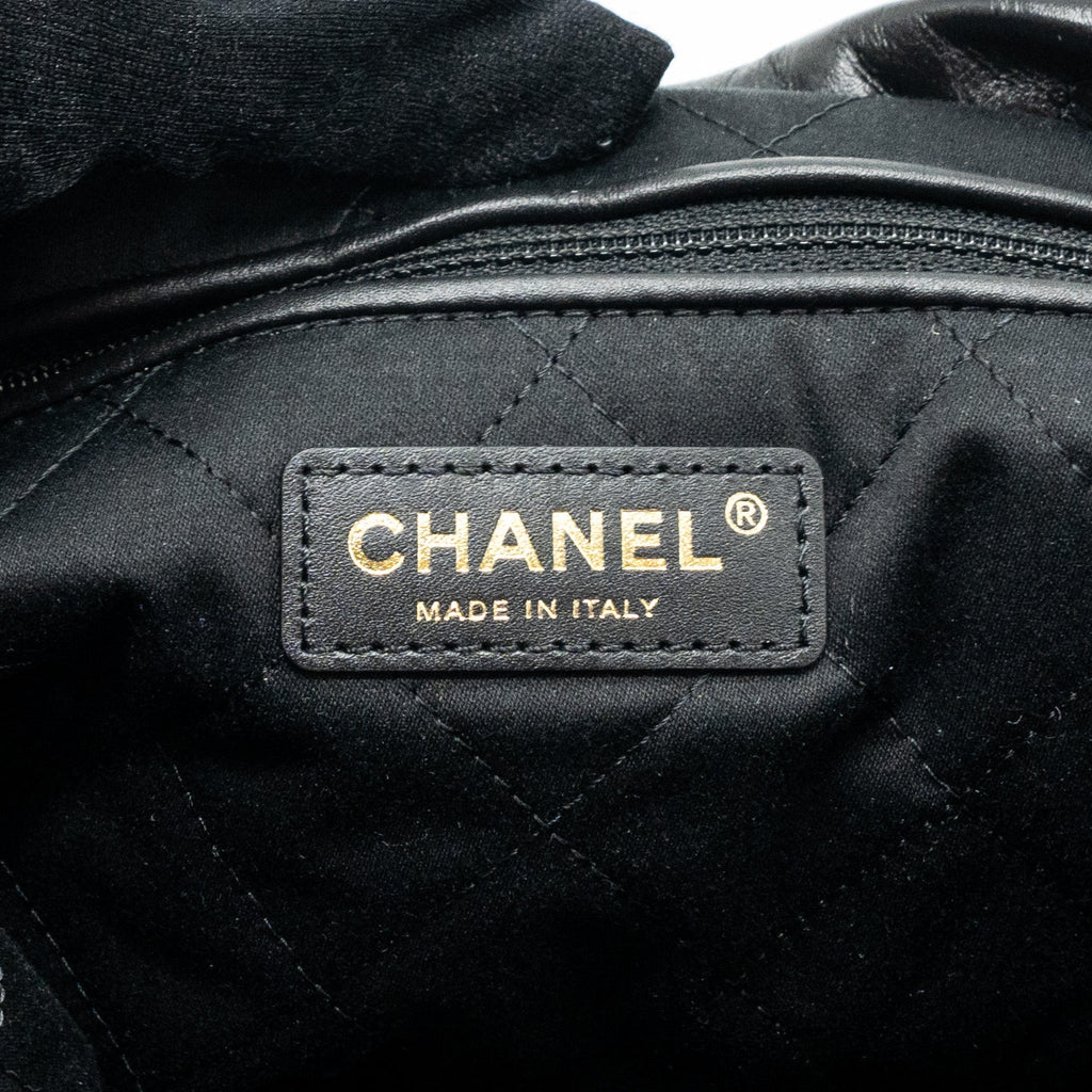 chanel-medium-22-bag-shiny-calfskin-black-ghw-microchip-1