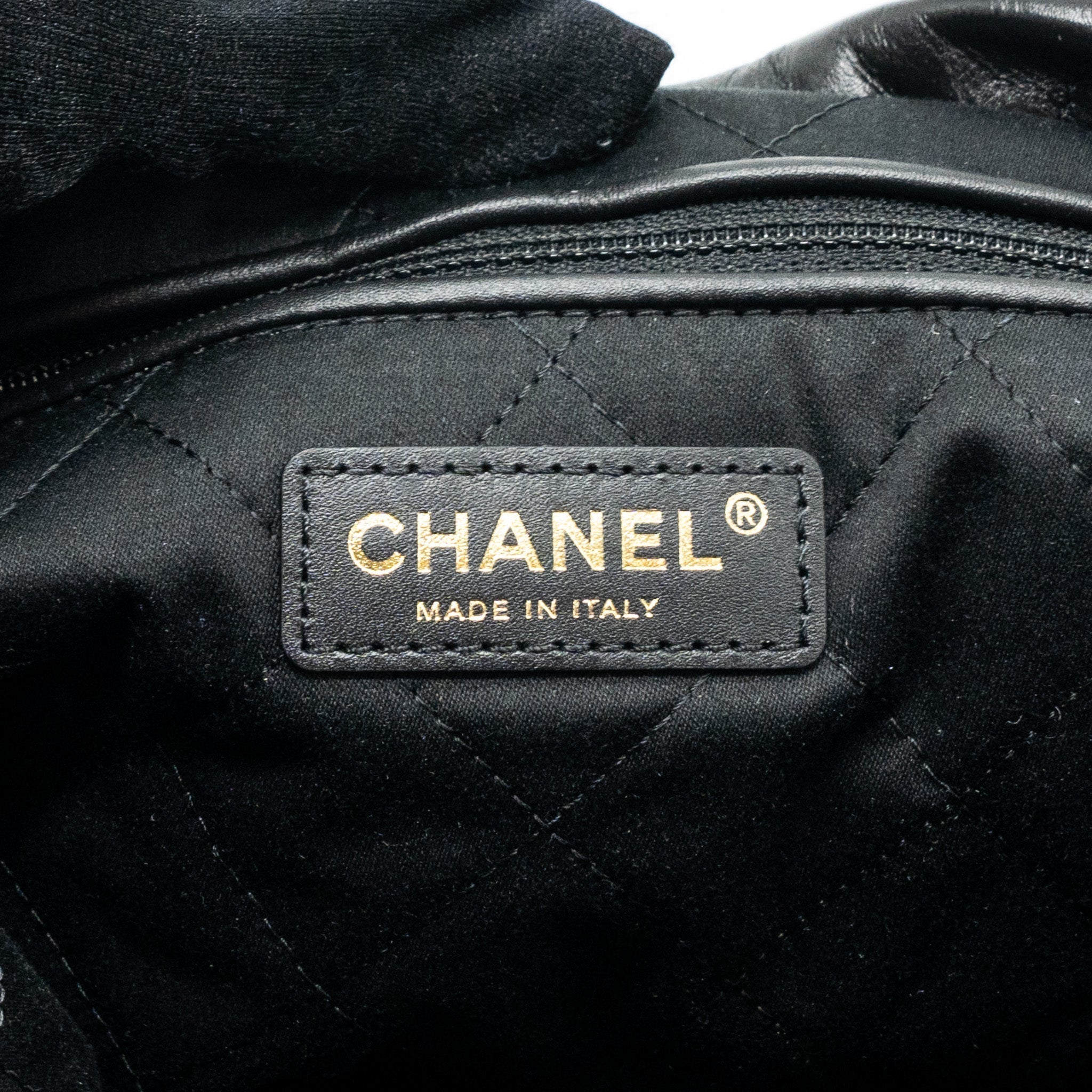 chanel-medium-22-bag-shiny-calfskin-black-ghw-microchip-1