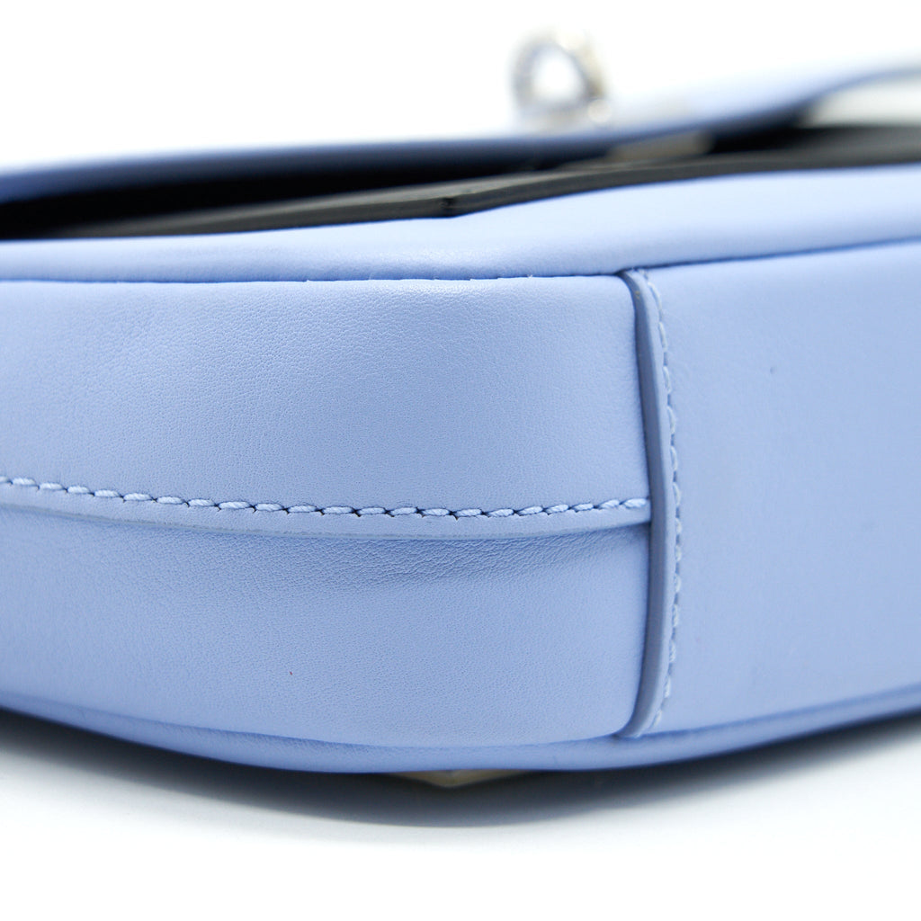 dior-evening-wallet-on-chain-light-blue-black-whitec