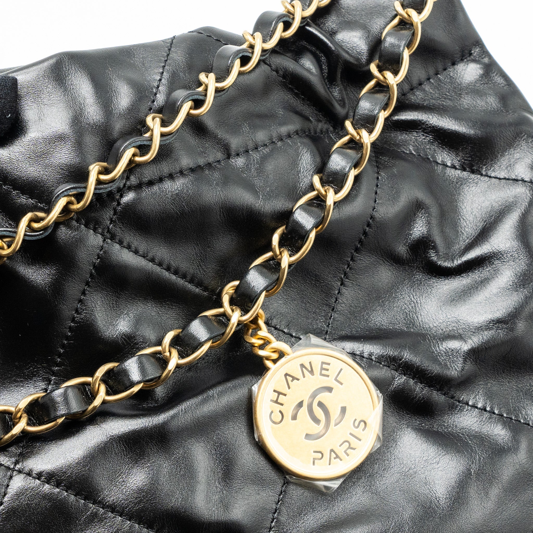 chanel-medium-22-bag-shiny-calfskin-black-ghw-microchip-1