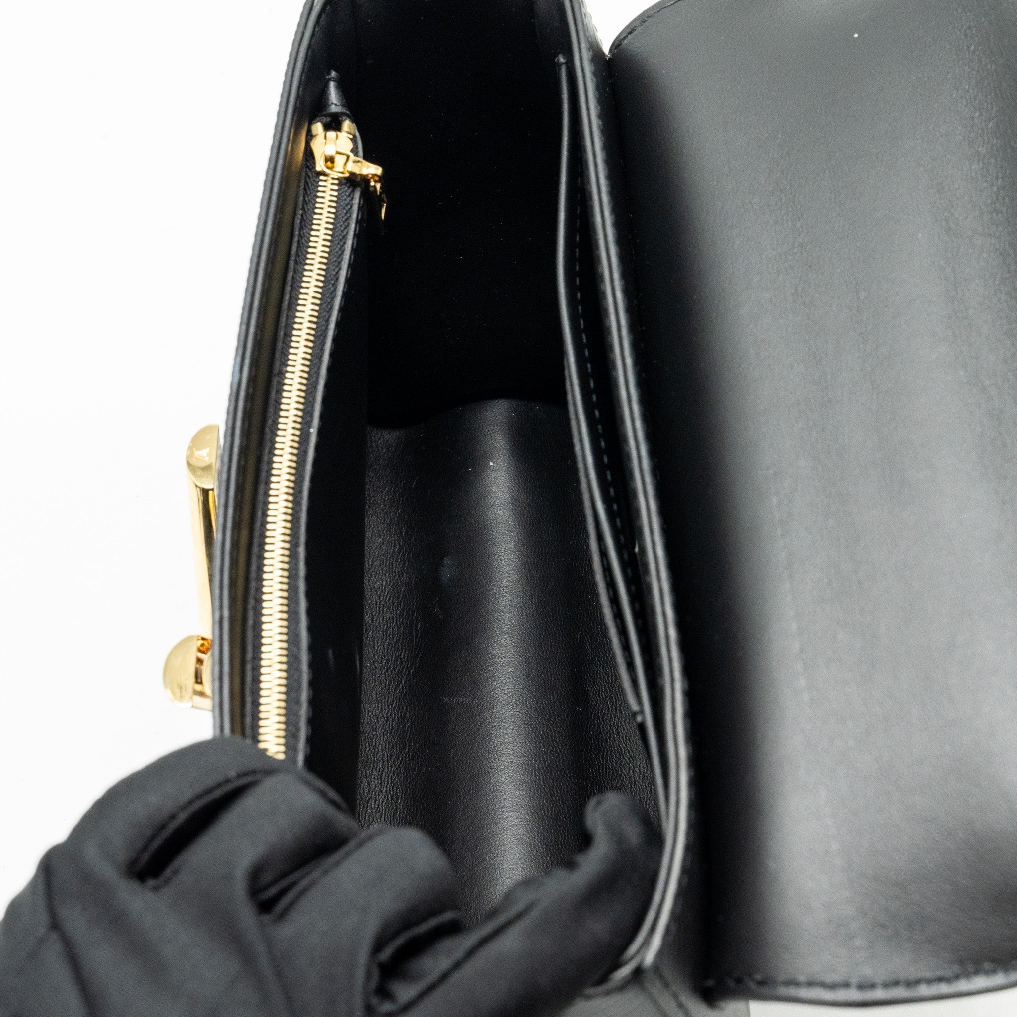 louis-vuitton-twist-twist-mm-epi-leather-black-ghw