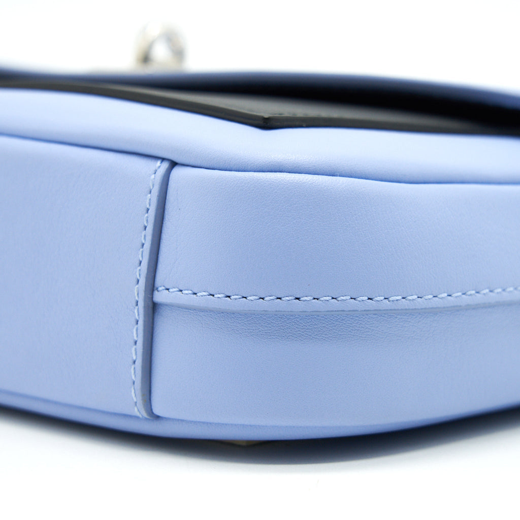 dior-evening-wallet-on-chain-light-blue-black-whitec