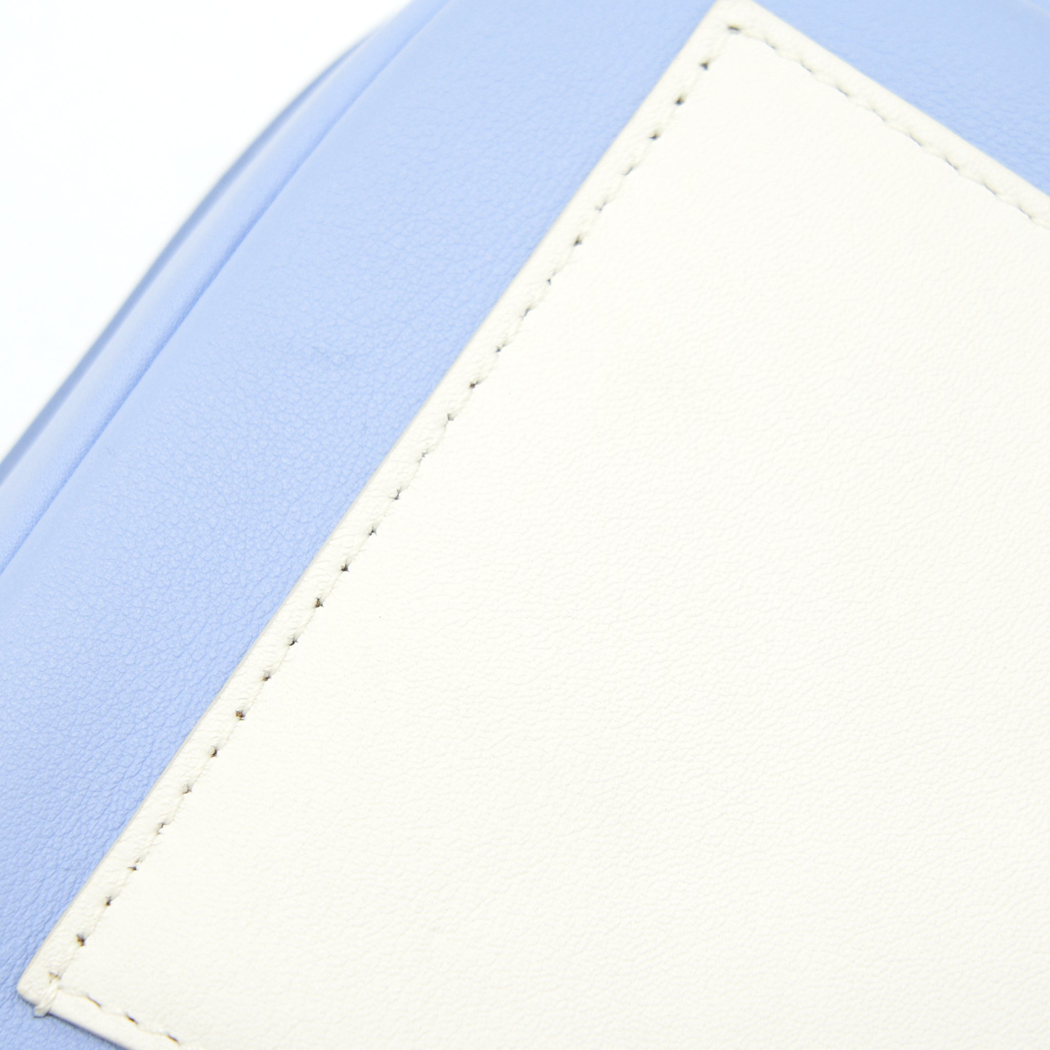dior-evening-wallet-on-chain-light-blue-black-whitec