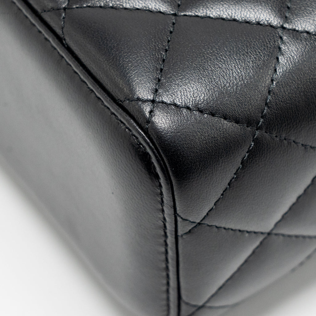 chanel-long-vanity-case-with-chain-lambskin-black-lghw