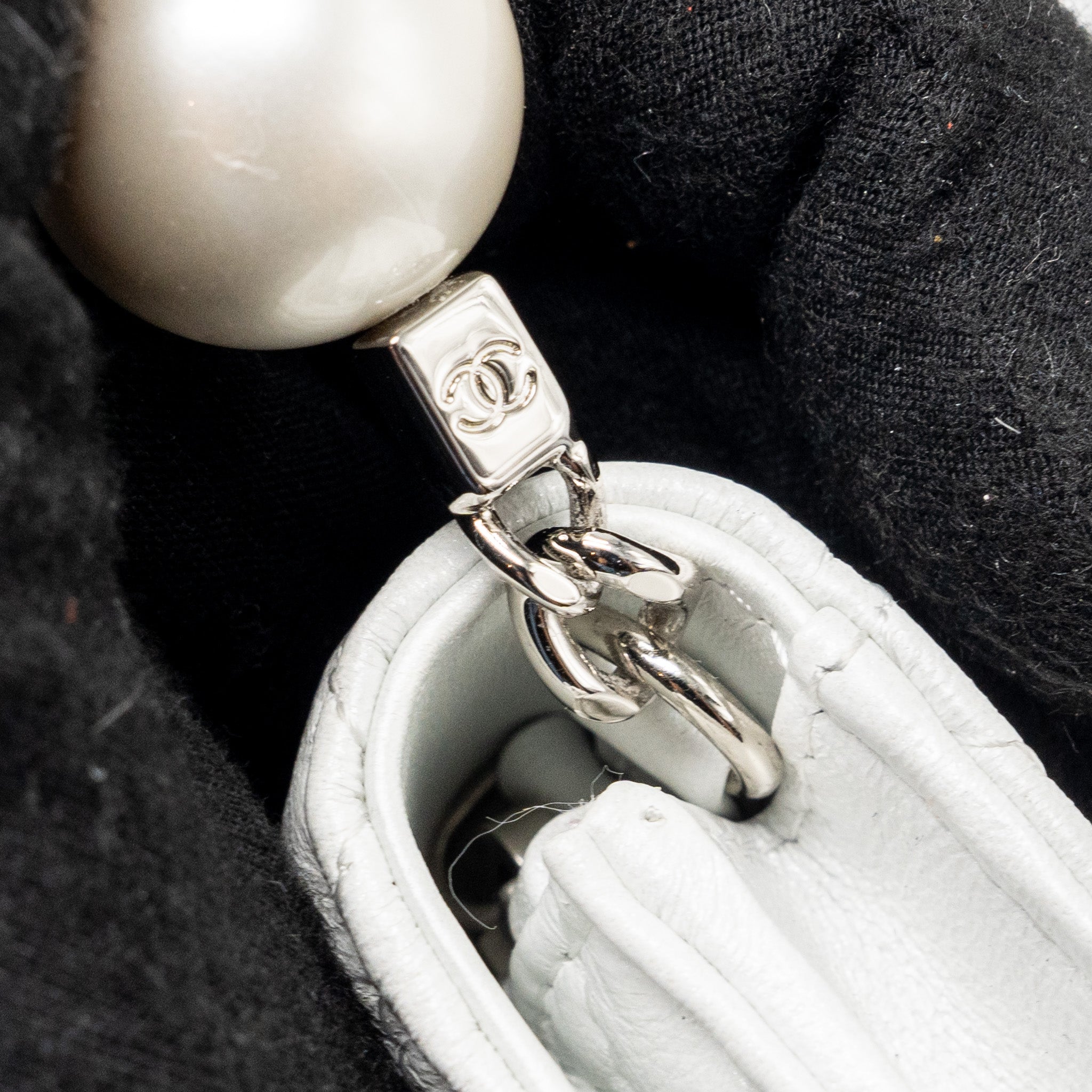 chanel-giant-pearl-chain-mini-flap-bag-lambskin-white-shw-copy