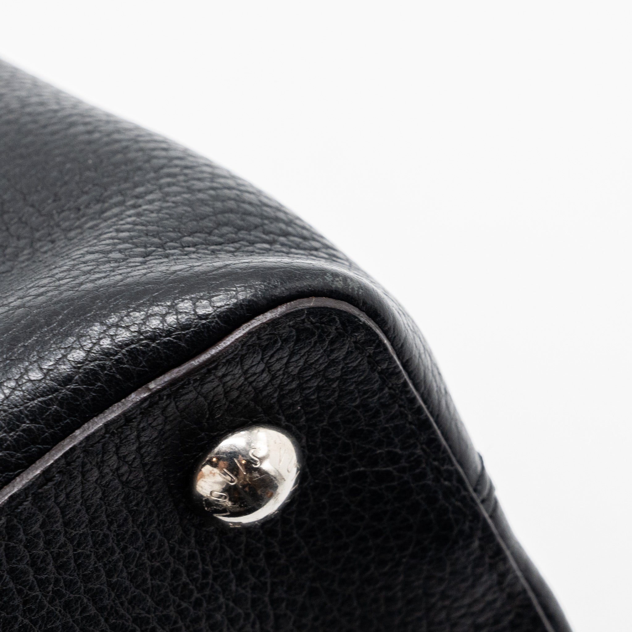 louis-vuitton-capucines-pm-calfskin-black-pink-shw